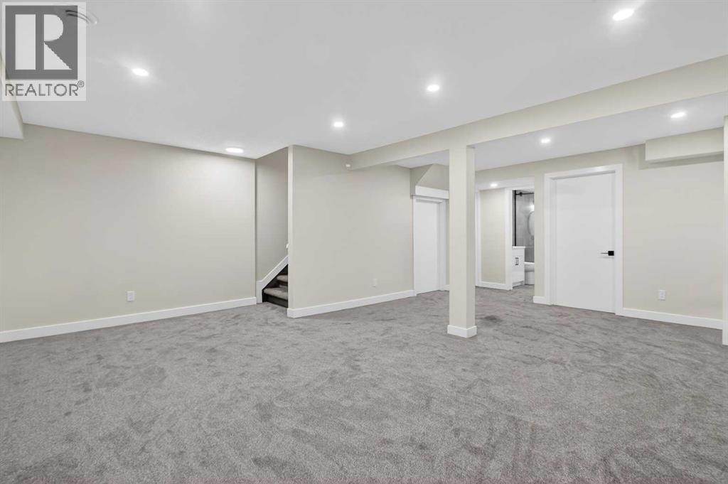 Single Family House for Sale in  Bermuda Lane NW Beddington Heights Calgary 