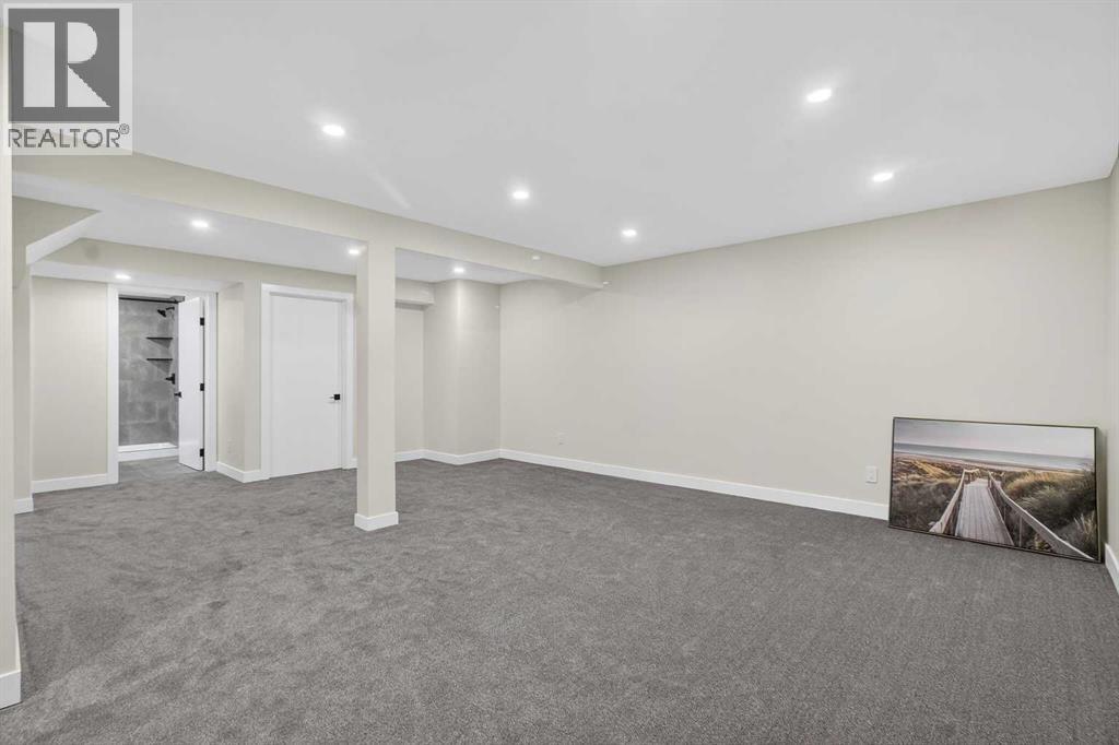 5 Bermuda Lane NW, Calgary, Alberta