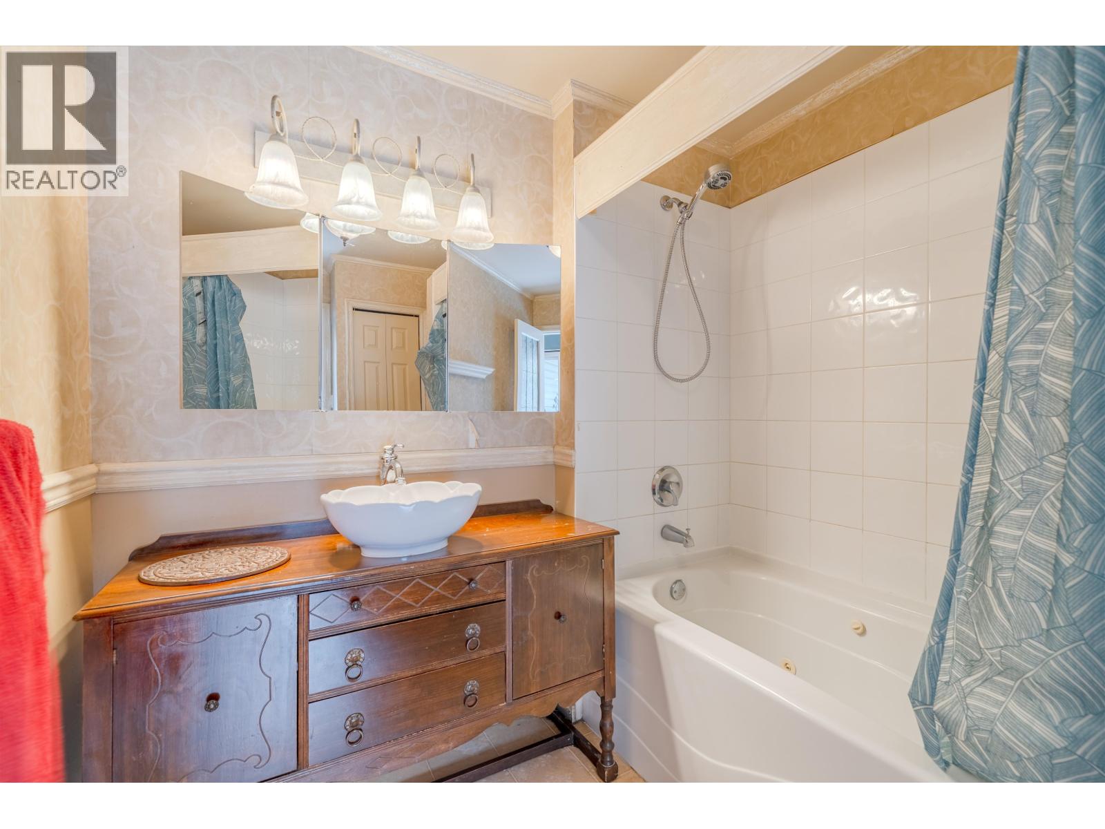 236 BLACKSTOCK ROAD - 14