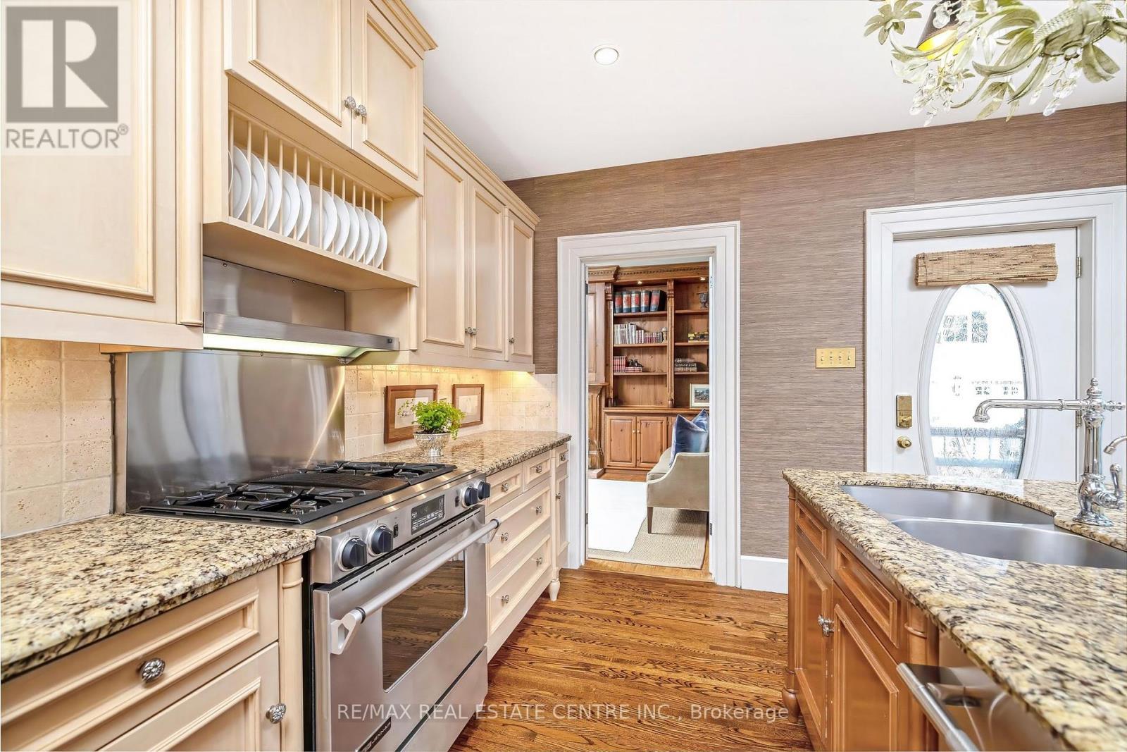71 MILL STREET - 18