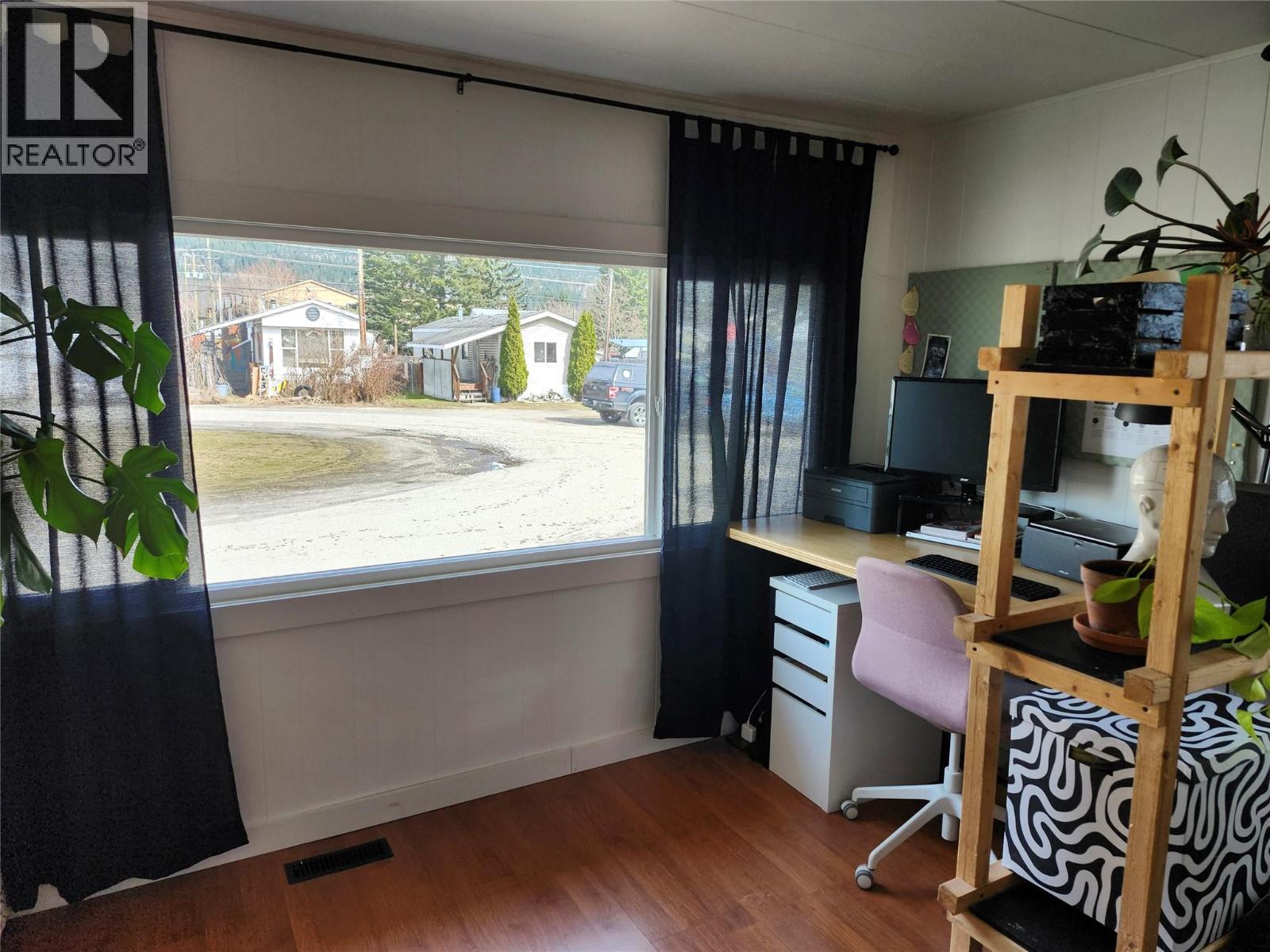 5 606 Edward Street East, Revelstoke