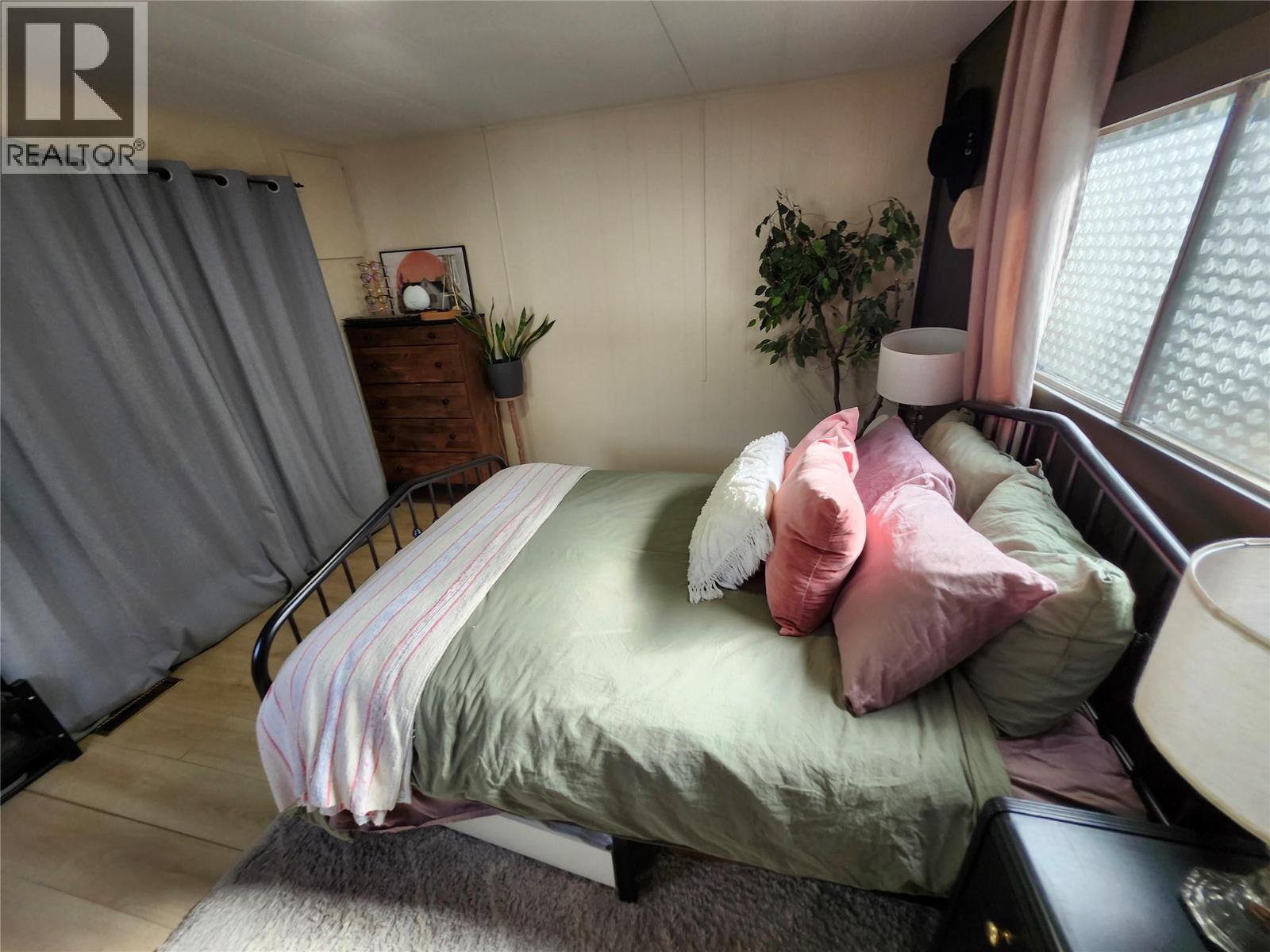 5 606 Edward Street East, Revelstoke