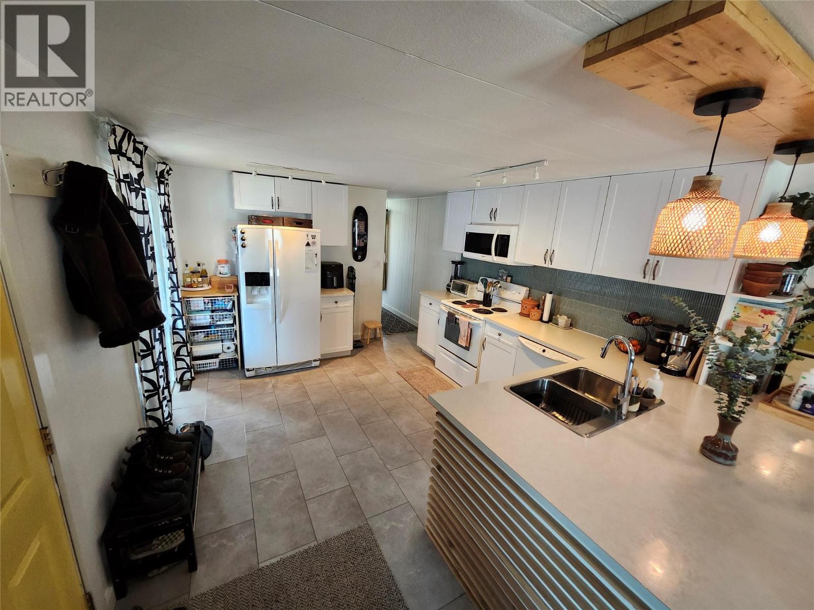 5 606 Edward Street East, Revelstoke