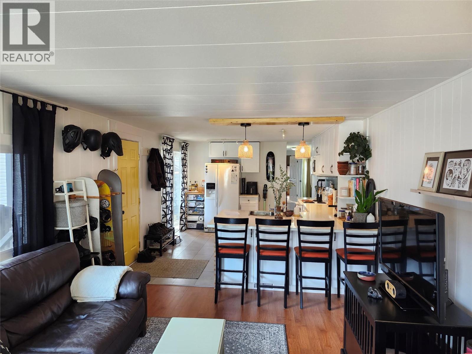 5 606 Edward Street East, Revelstoke