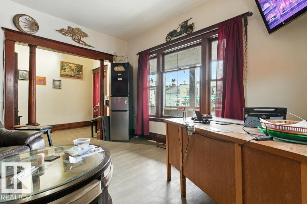 10256 95 ST NW - 11