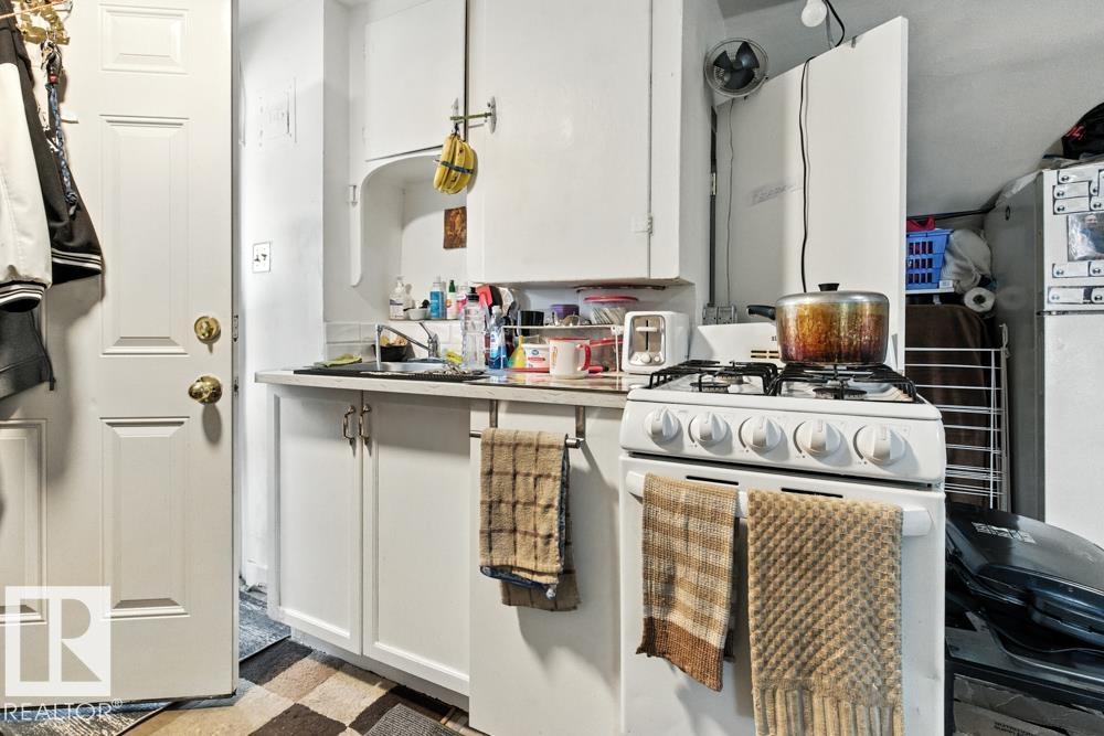 10256 95 ST NW - 17