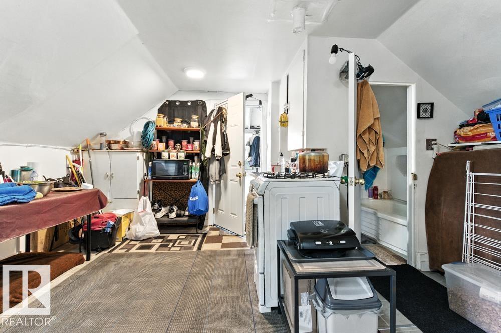 10256 95 ST NW - 20