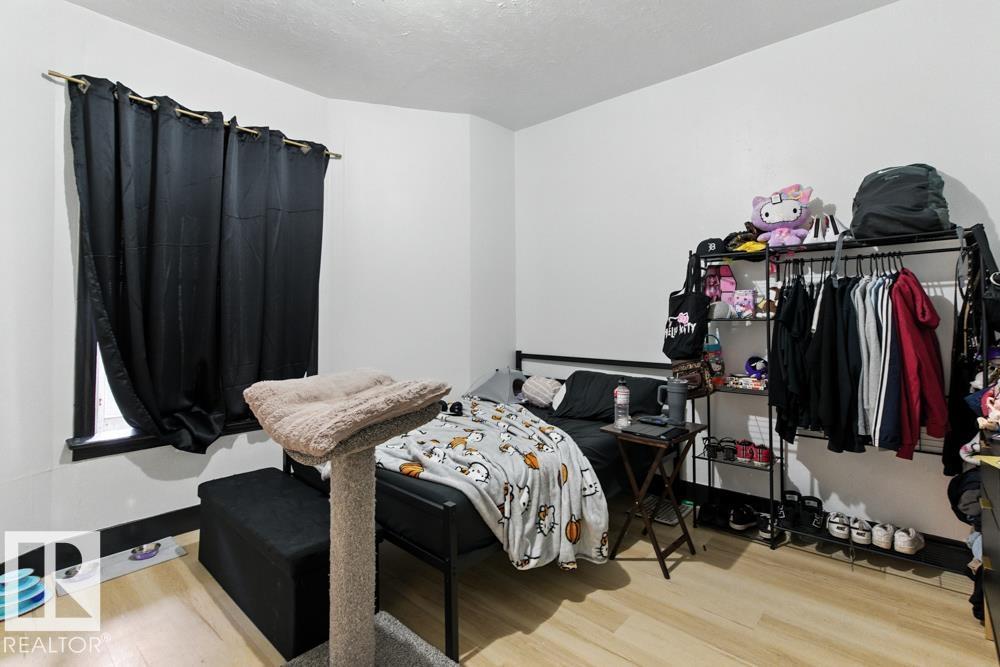 10260 95 ST NW - 5