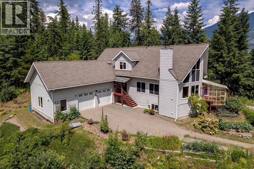 6105 Pine Ridge Road, Kaslo