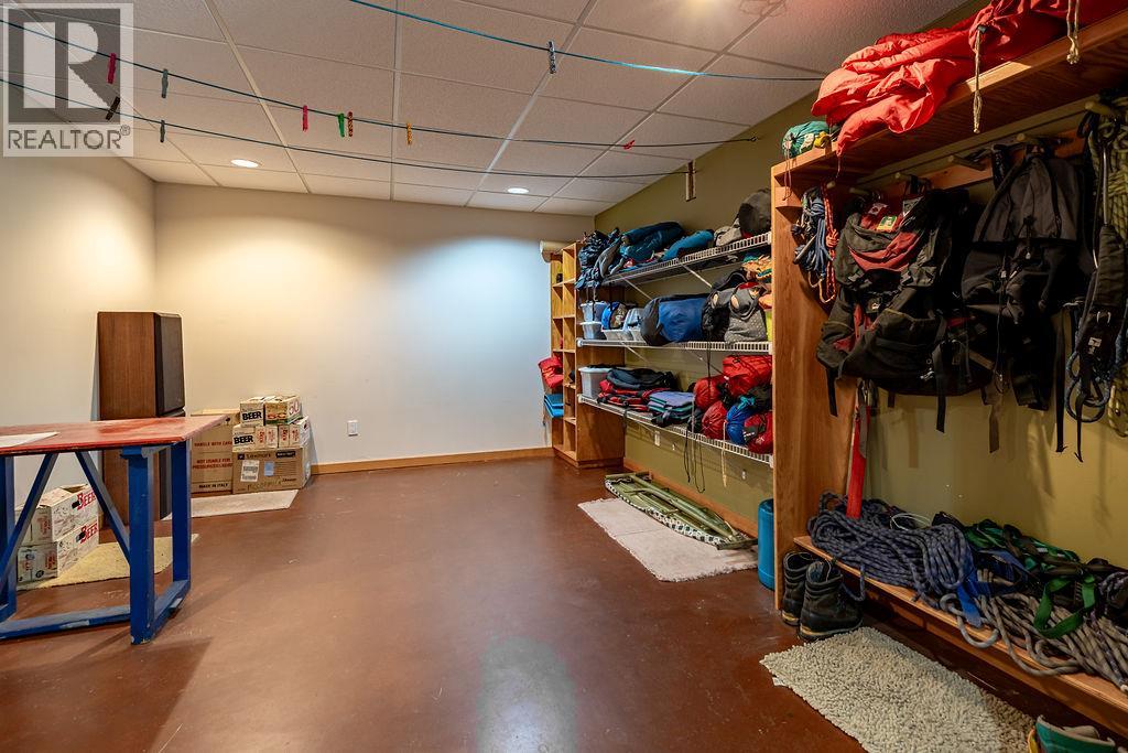 6105 Pine Ridge Road, Kaslo