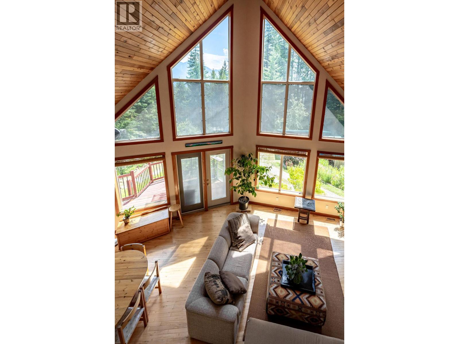 6105 Pine Ridge Road, Kaslo