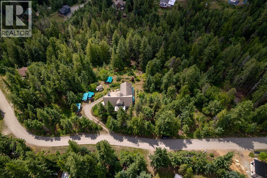 6105 Pine Ridge Road, Kaslo