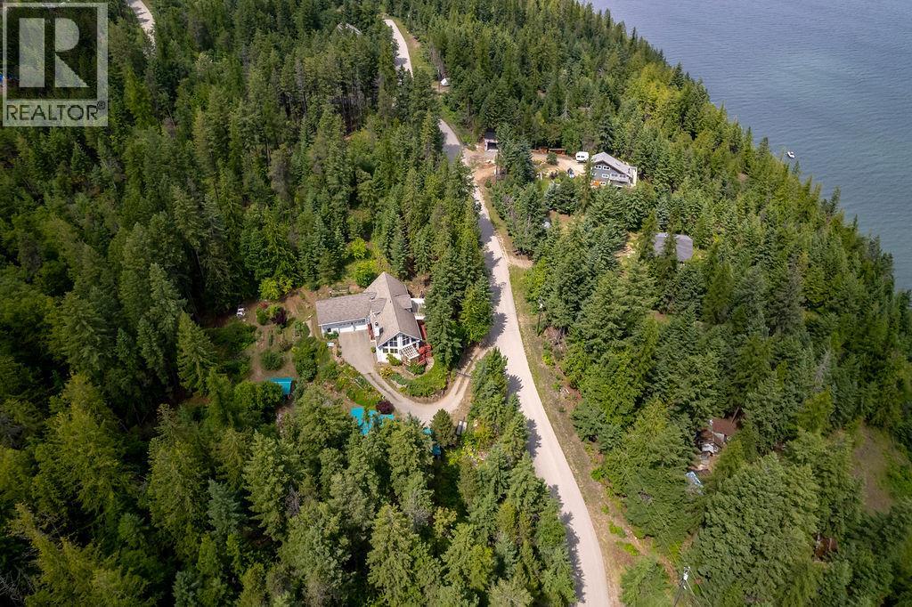 6105 Pine Ridge Road, Kaslo