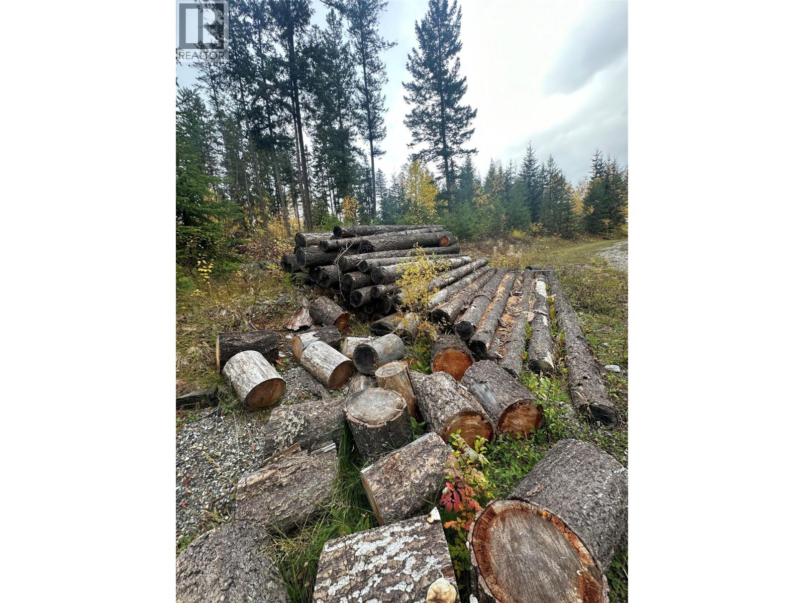 787 Golden Donald Upper Road, Golden