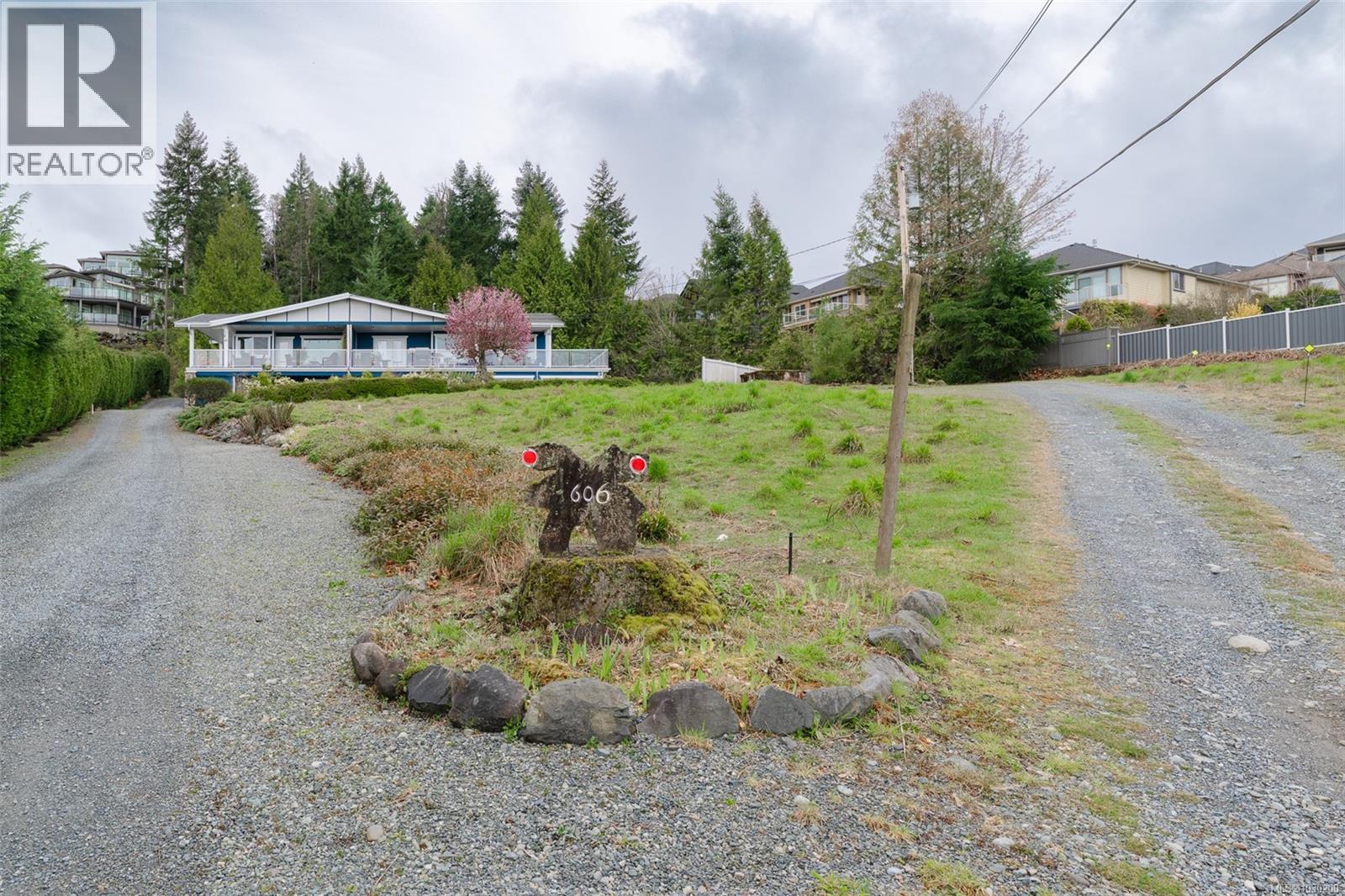 #11 606 FARRELL RD - 42