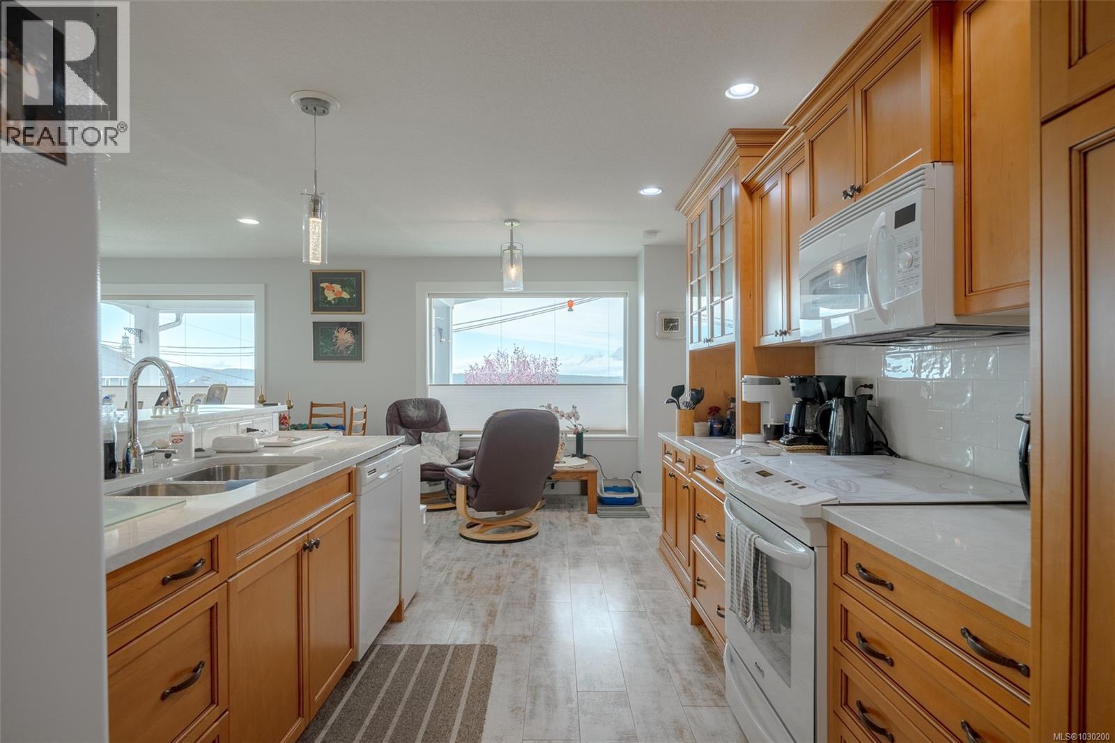 #11 606 FARRELL RD - 19