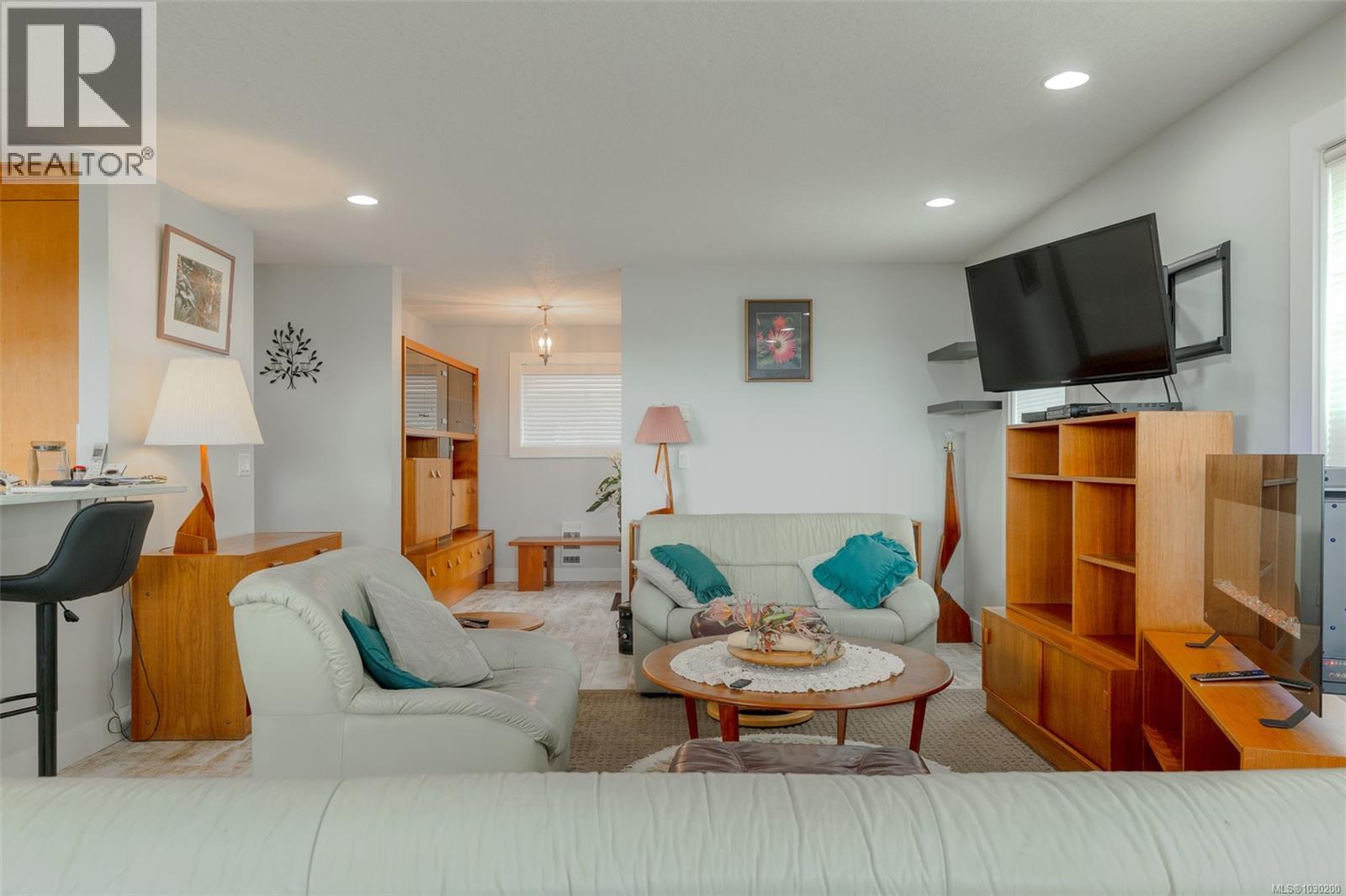 #11 606 FARRELL RD - 10