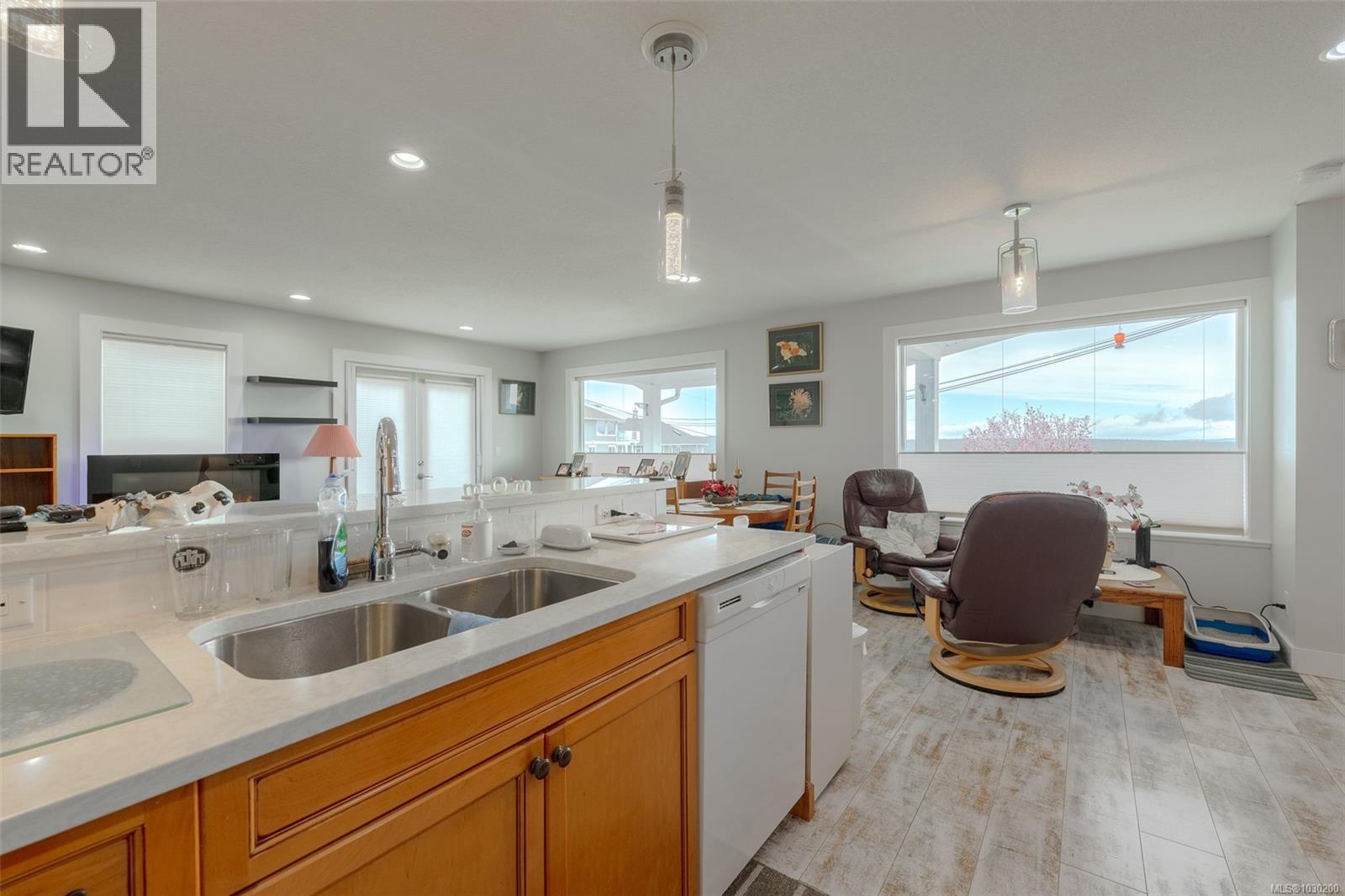 #11 606 FARRELL RD - 18