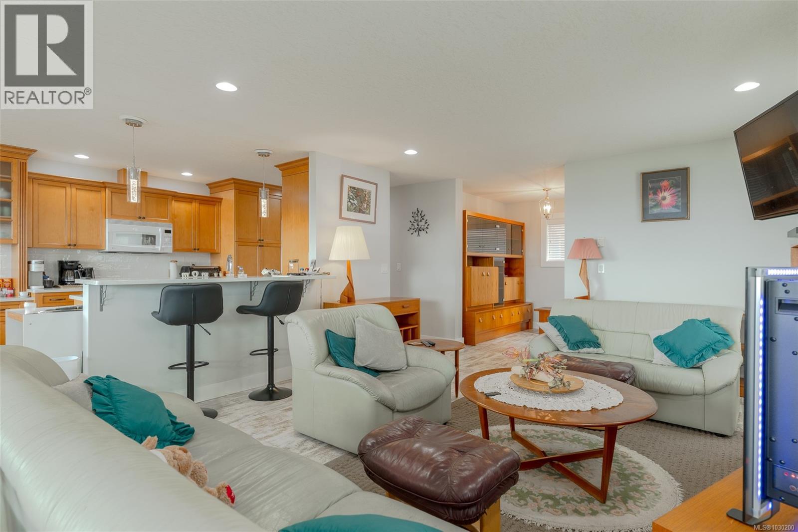 #11 606 FARRELL RD - 11