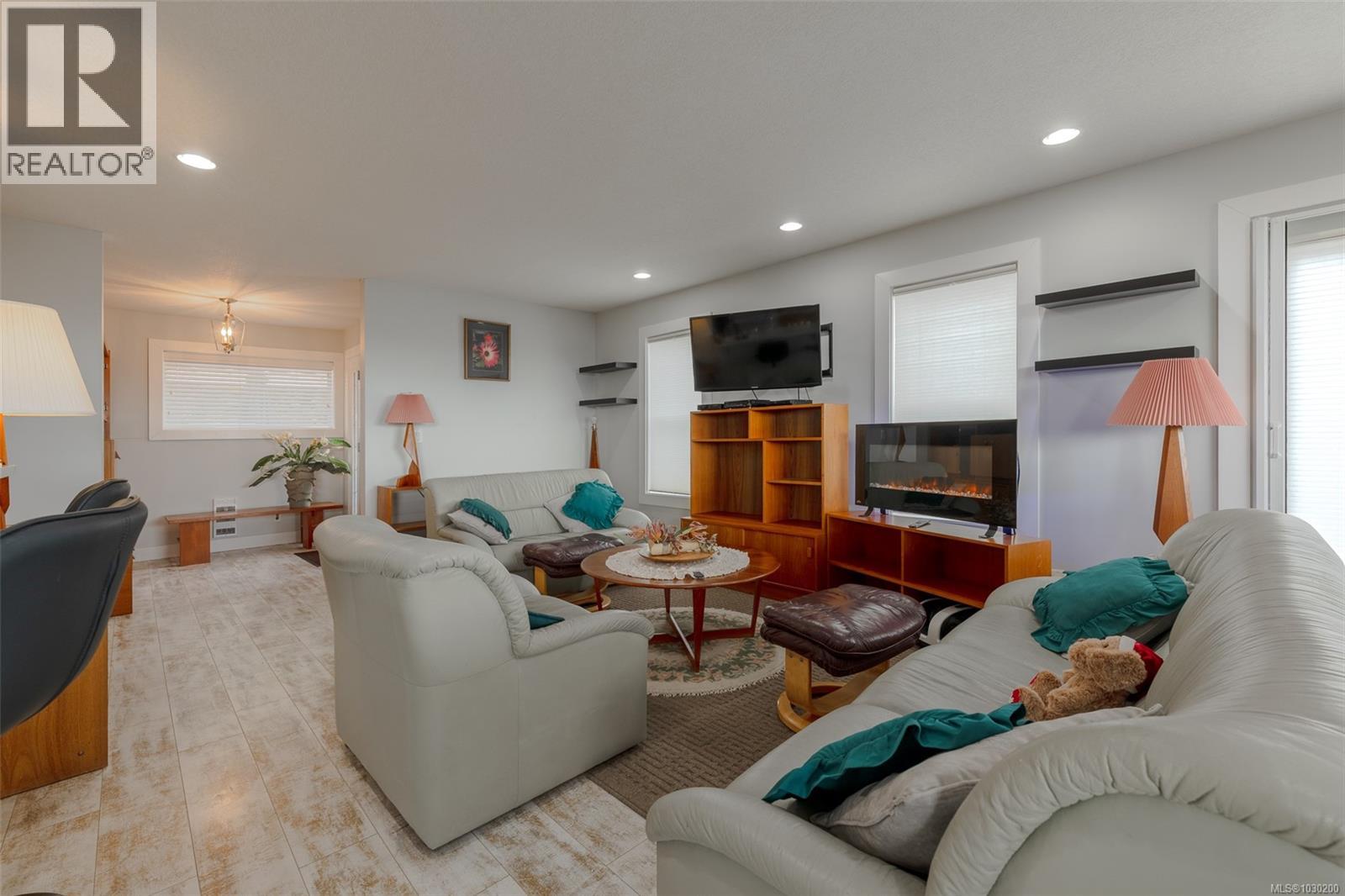 #11 606 FARRELL RD - 9