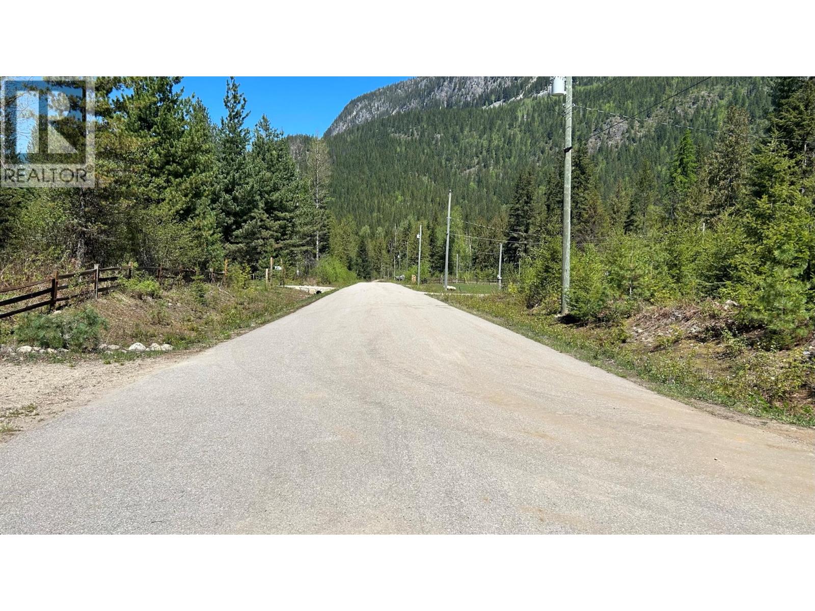 209 ISLAND VIEW Road, Summit Lake