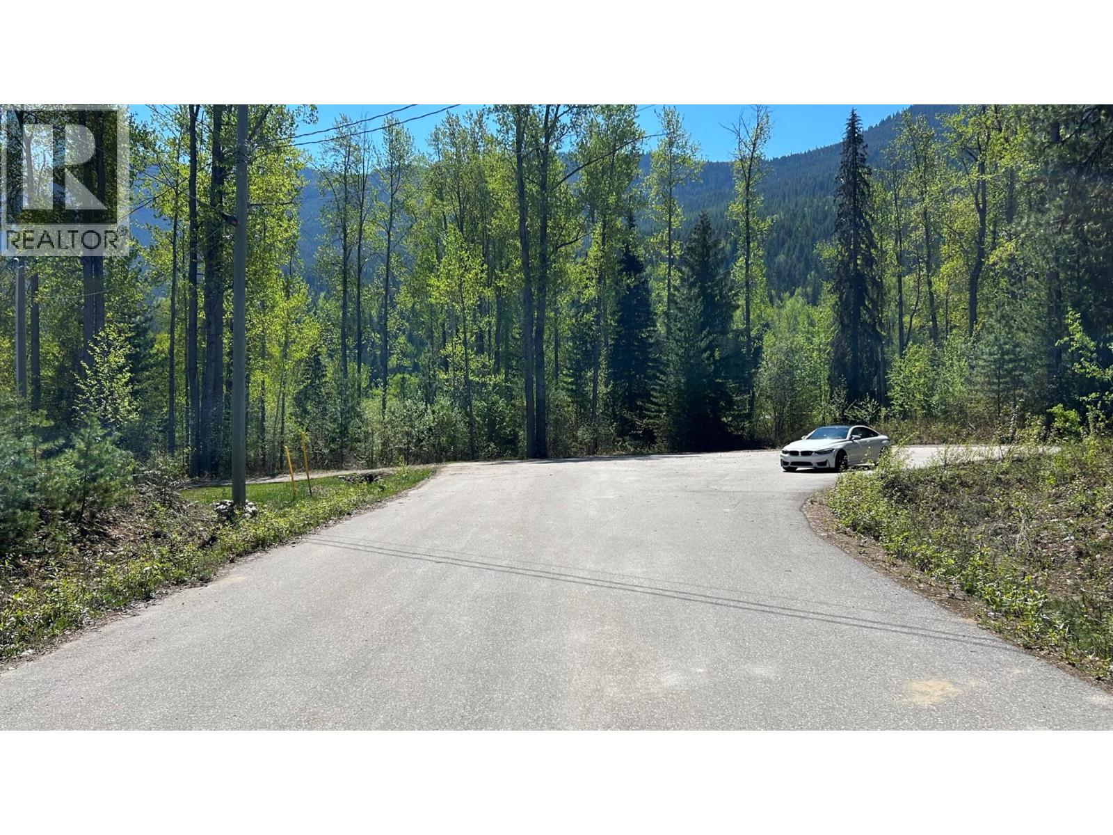 209 ISLAND VIEW Road, Summit Lake