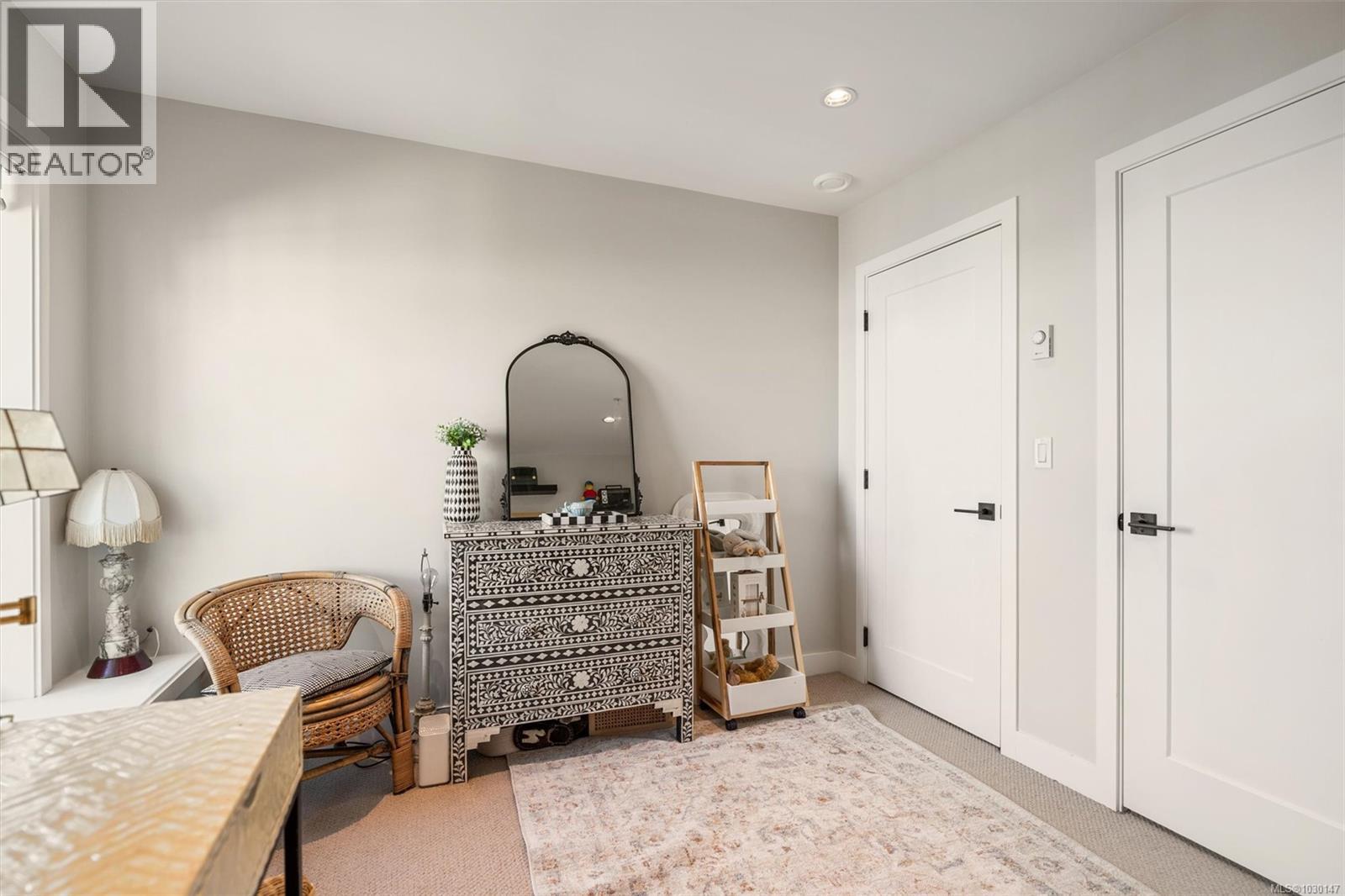 1 3120 Washington Avenue, Victoria