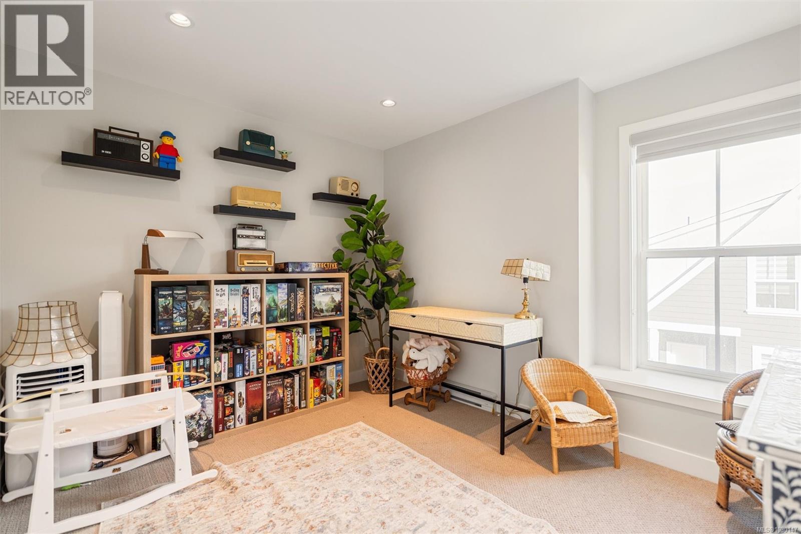 1 3120 Washington Avenue, Victoria