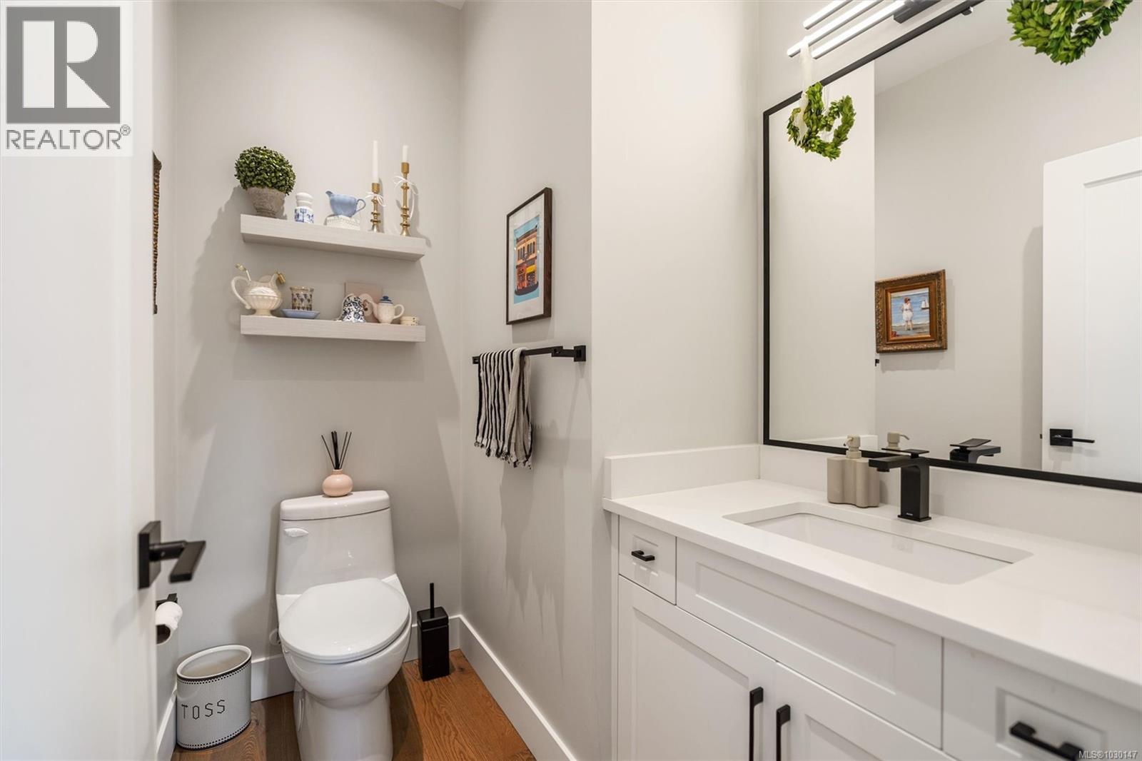 1 3120 Washington Avenue, Victoria