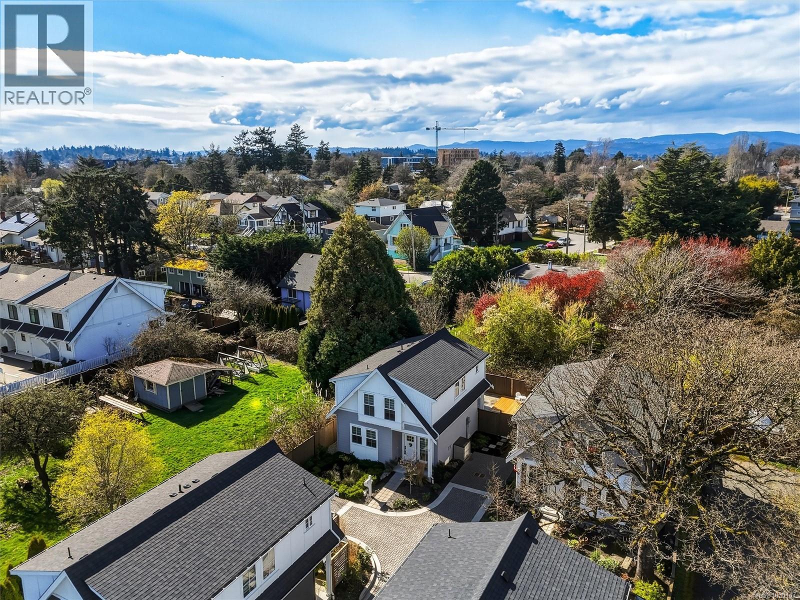 1 3120 Washington Avenue, Victoria