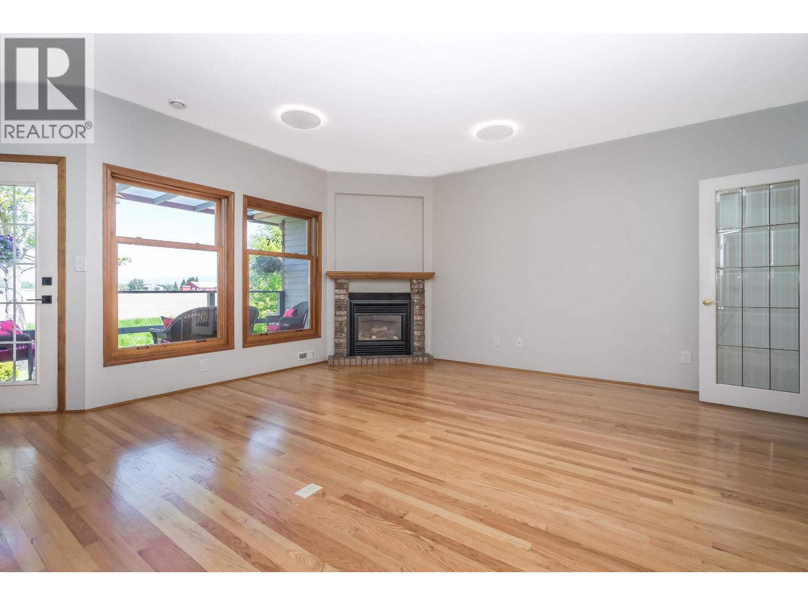 6247 CRESCENT Place, Delta