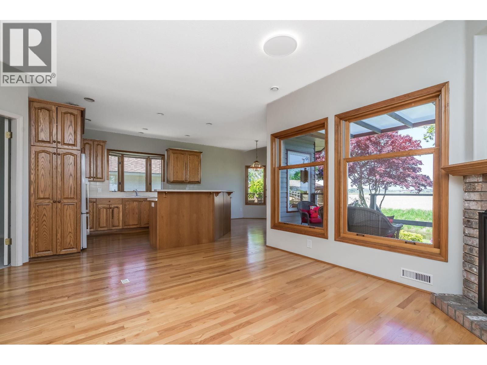 6247 CRESCENT Place, Delta