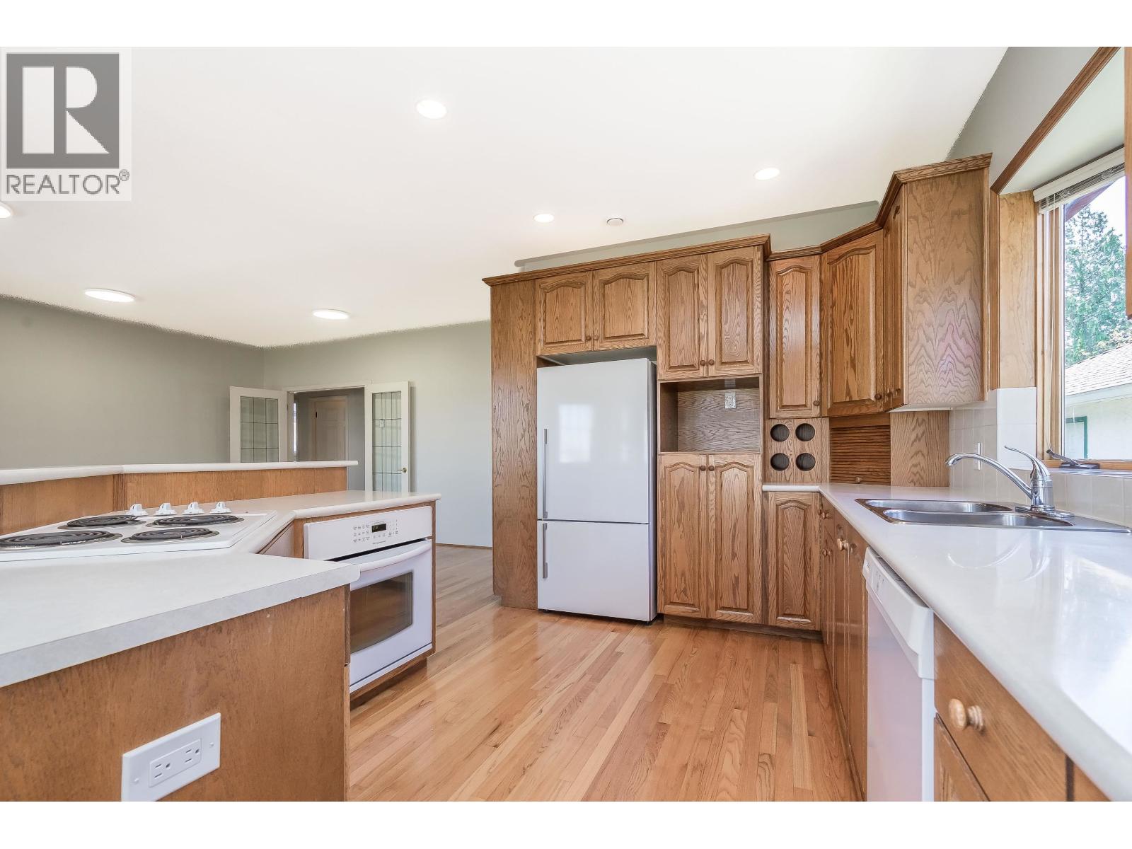 6247 CRESCENT Place, Delta