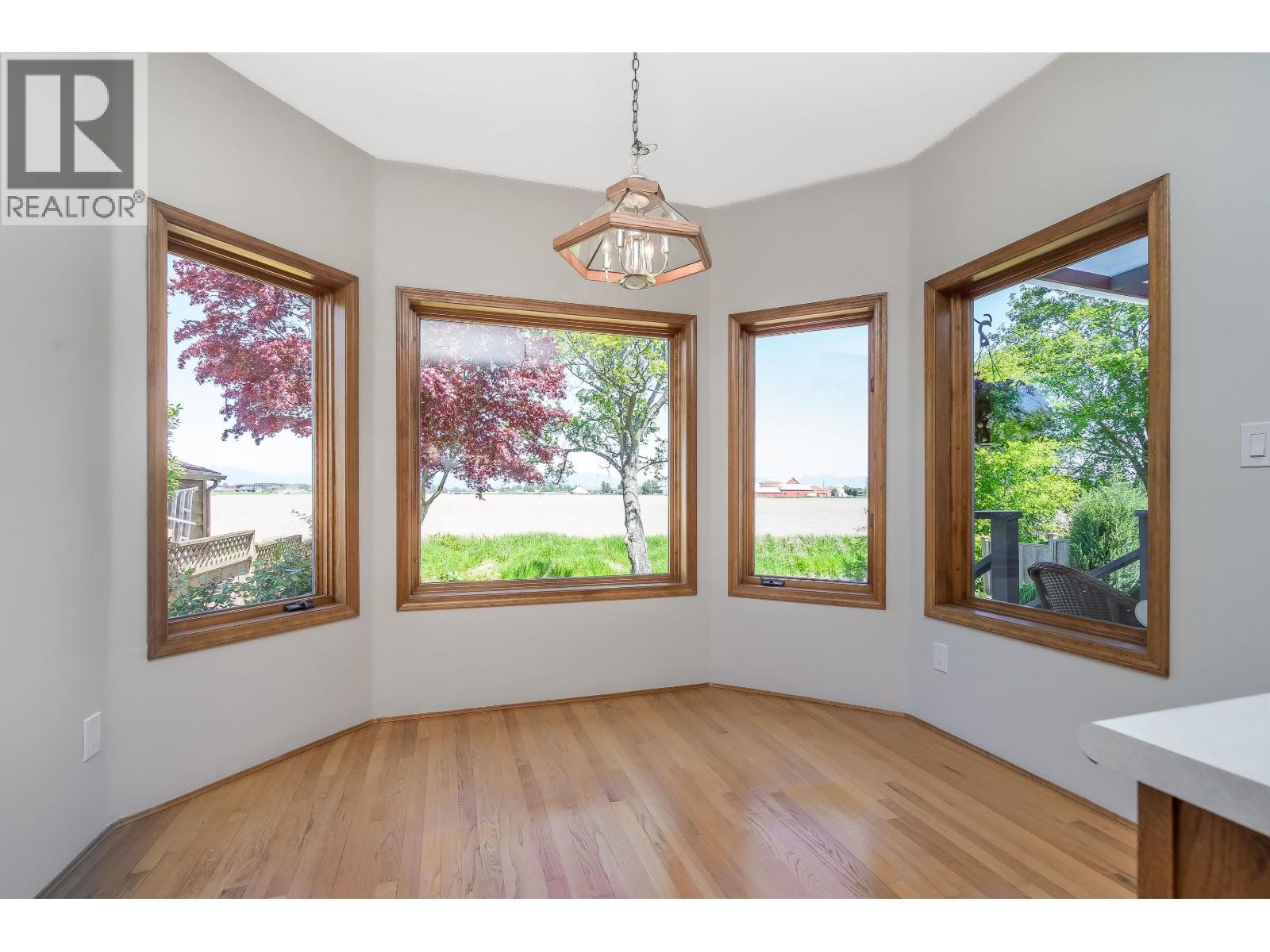 6247 CRESCENT Place, Delta