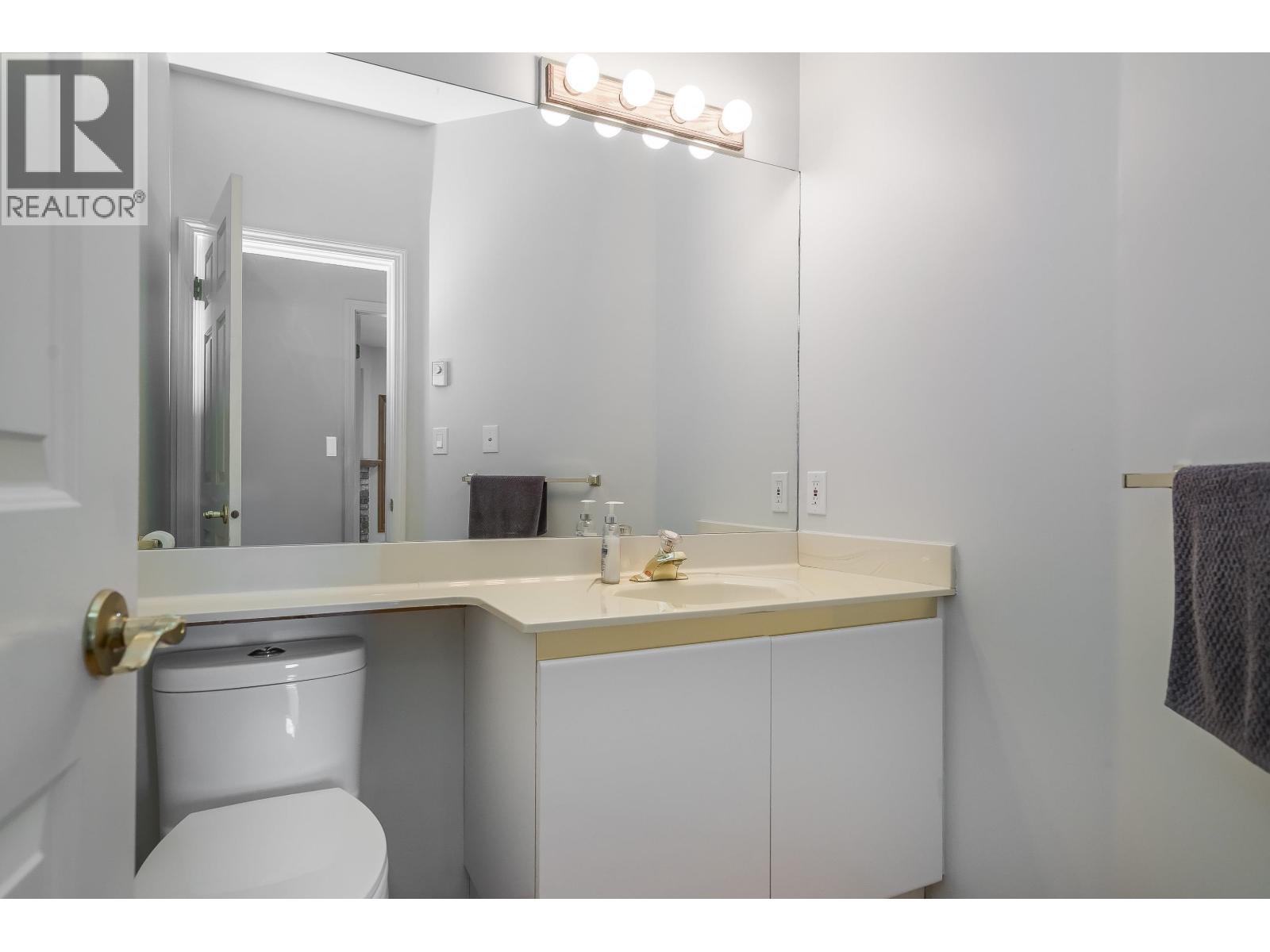 6247 CRESCENT Place, Delta