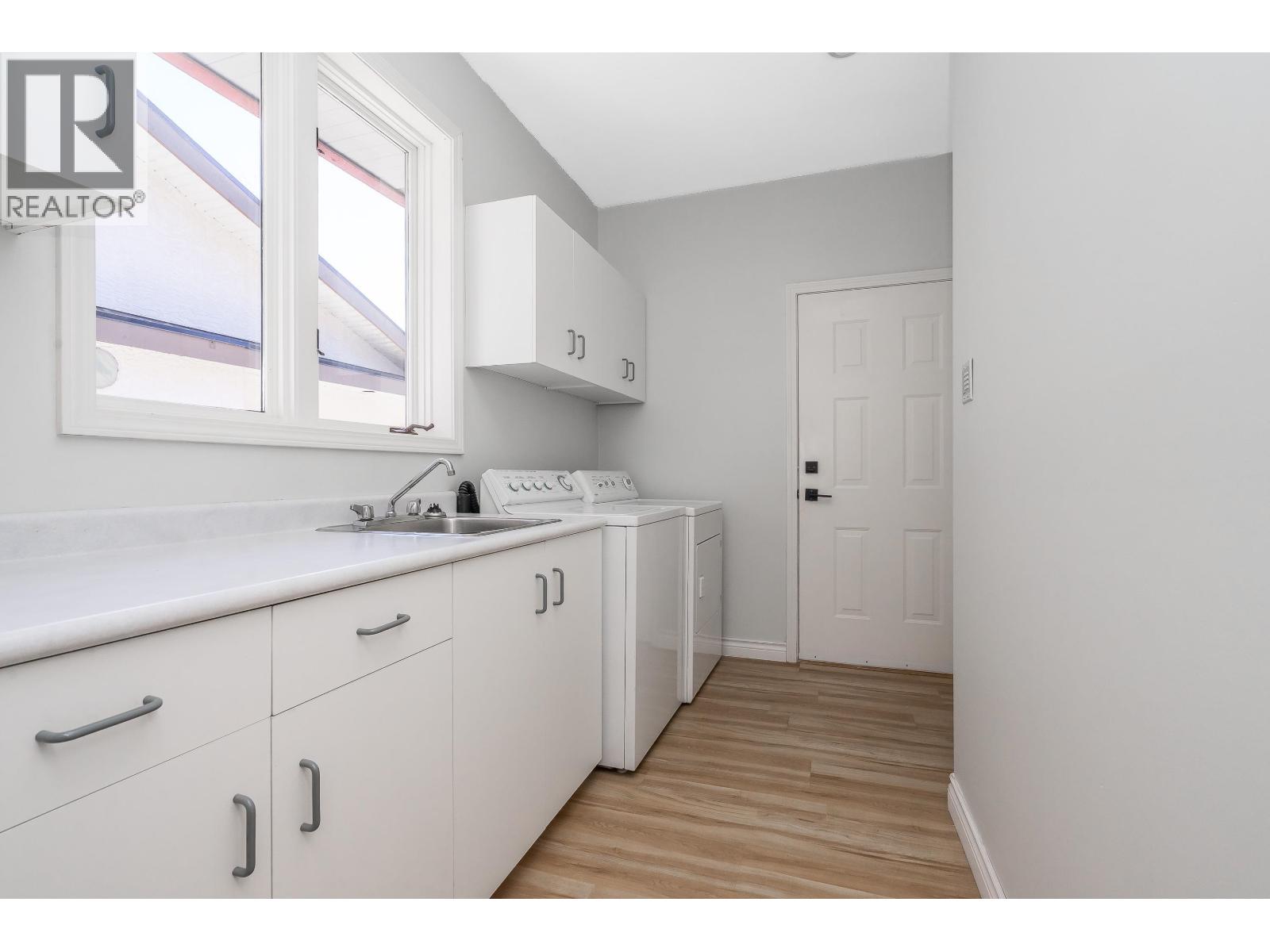 6247 CRESCENT Place, Delta