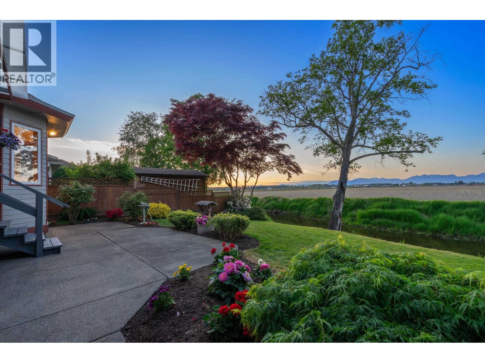 6247 CRESCENT Place, Delta