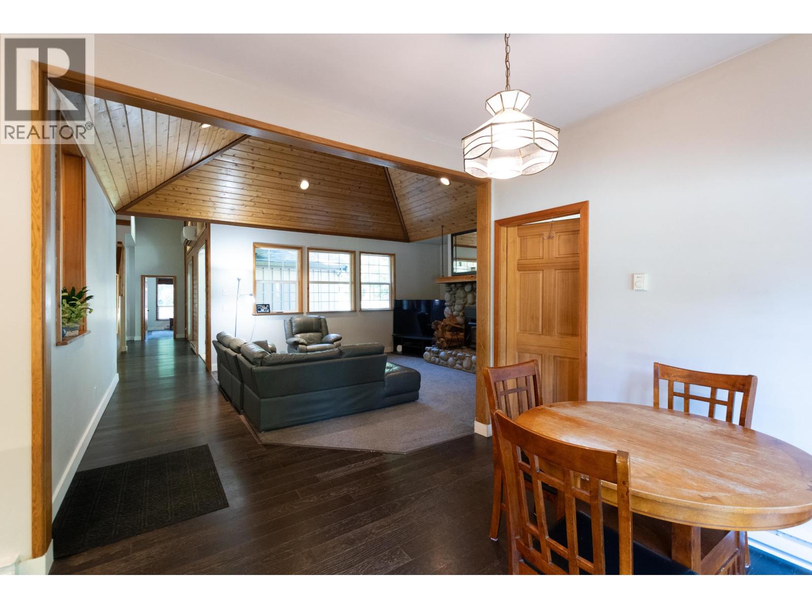 6979 SECHELT INLET ROAD, Sechelt