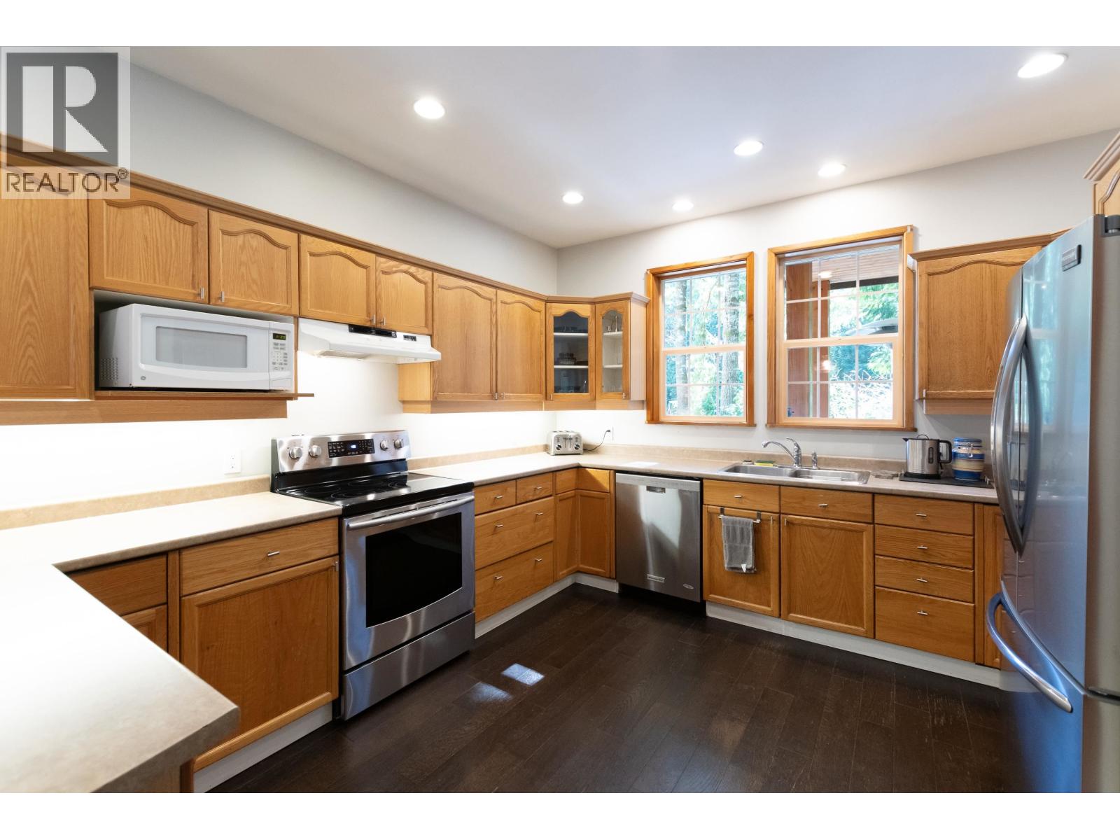 6979 SECHELT INLET ROAD, Sechelt