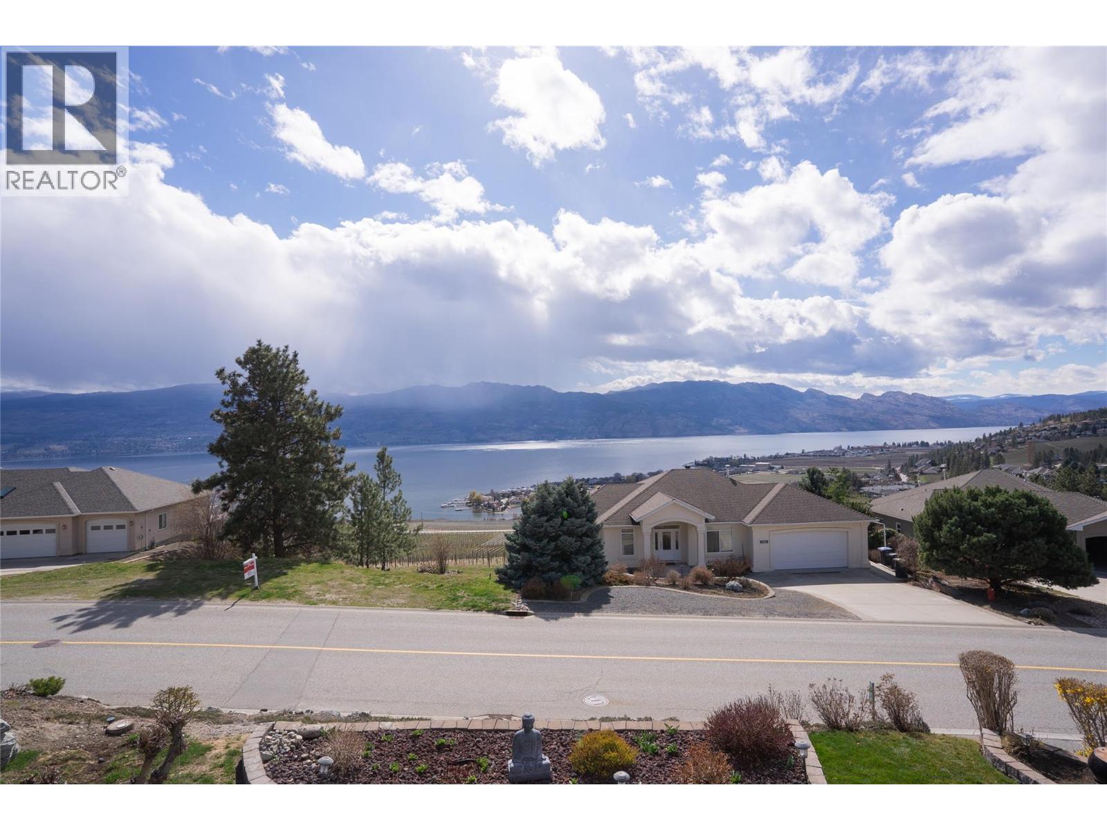 1350 Gregory Road, West Kelowna