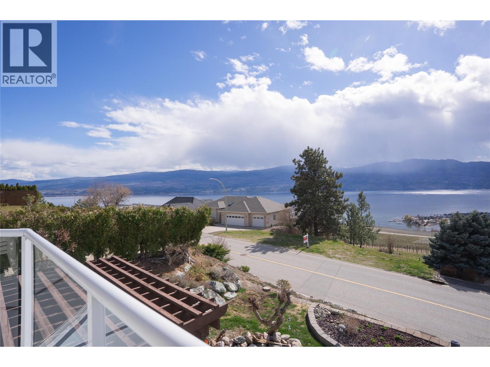 1350 Gregory Road, West Kelowna