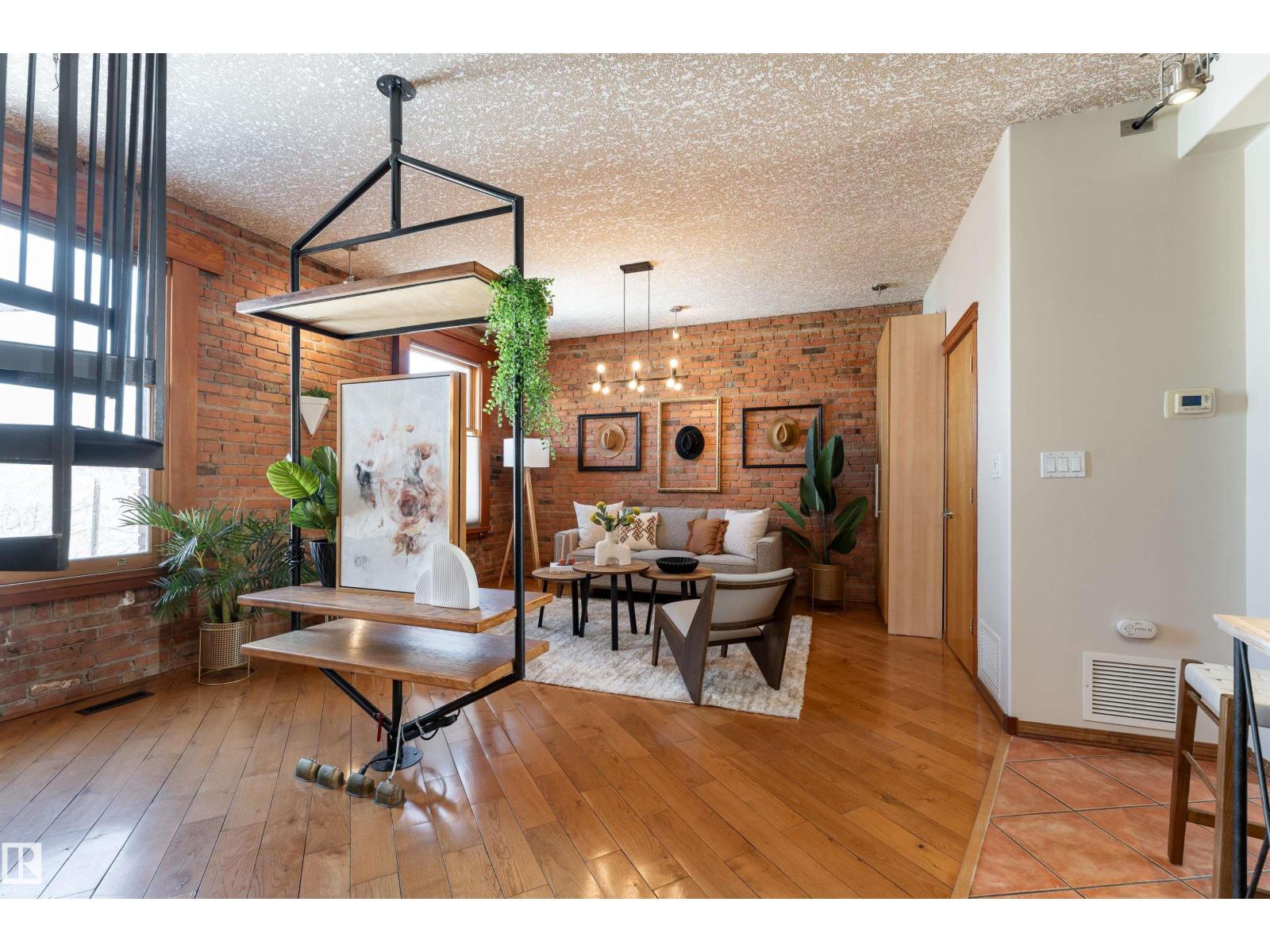 #301 10141 95 ST NW, Edmonton