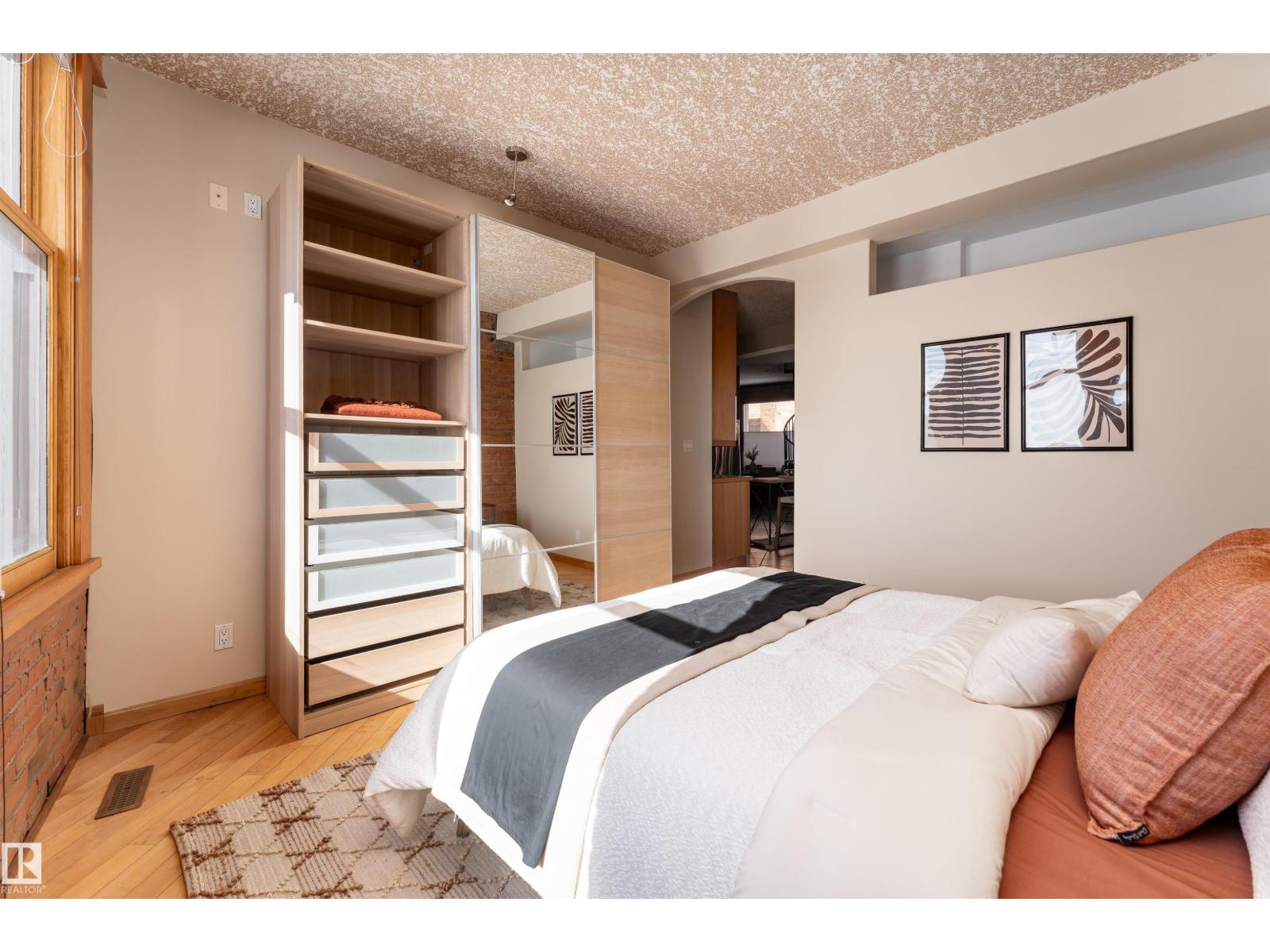 #301 10141 95 ST NW, Edmonton