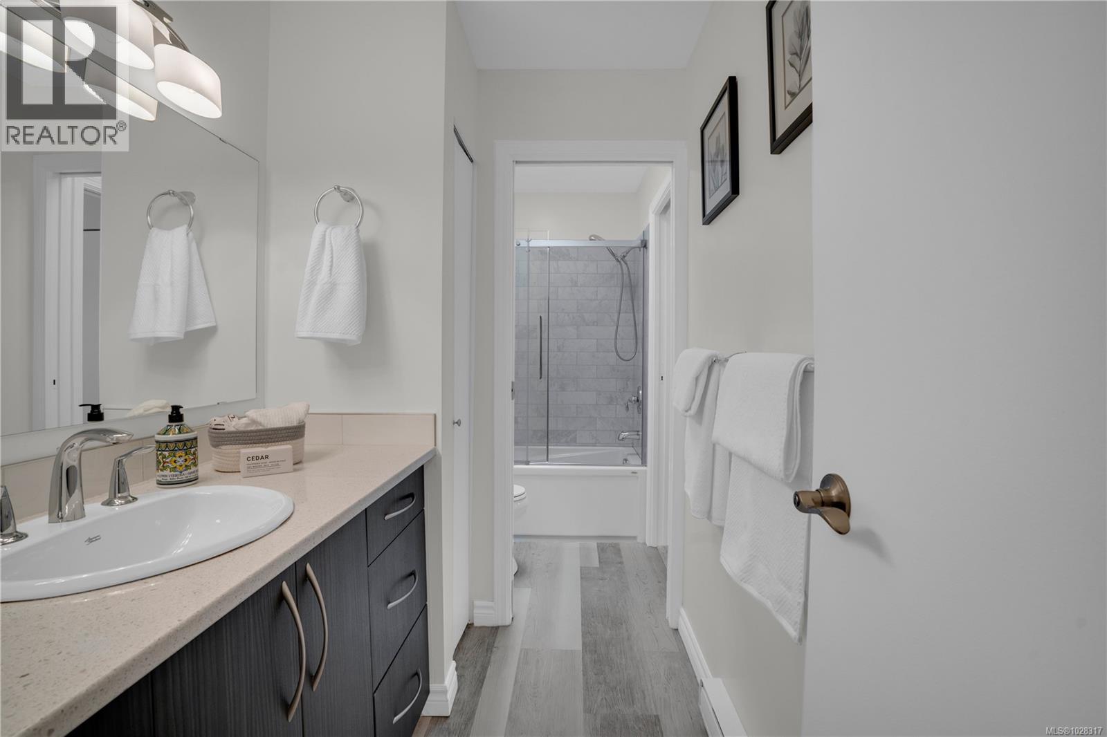 408 1436 Harrison St, Victoria