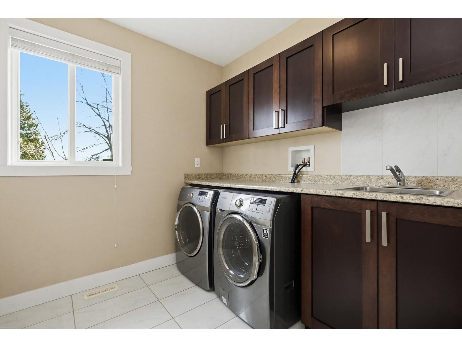 32141 HILLCREST AVENUE, Mission