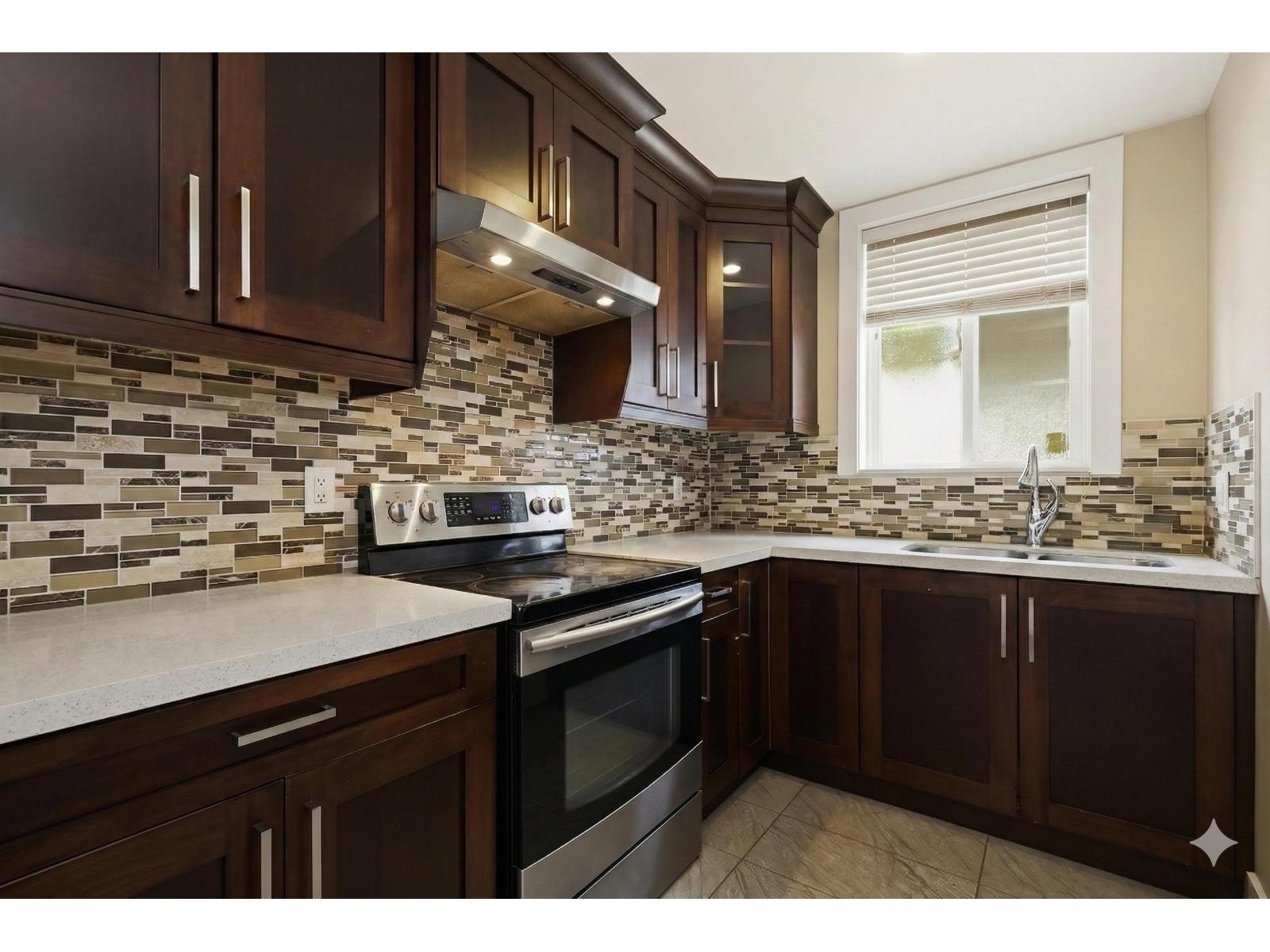 32141 HILLCREST AVENUE, Mission