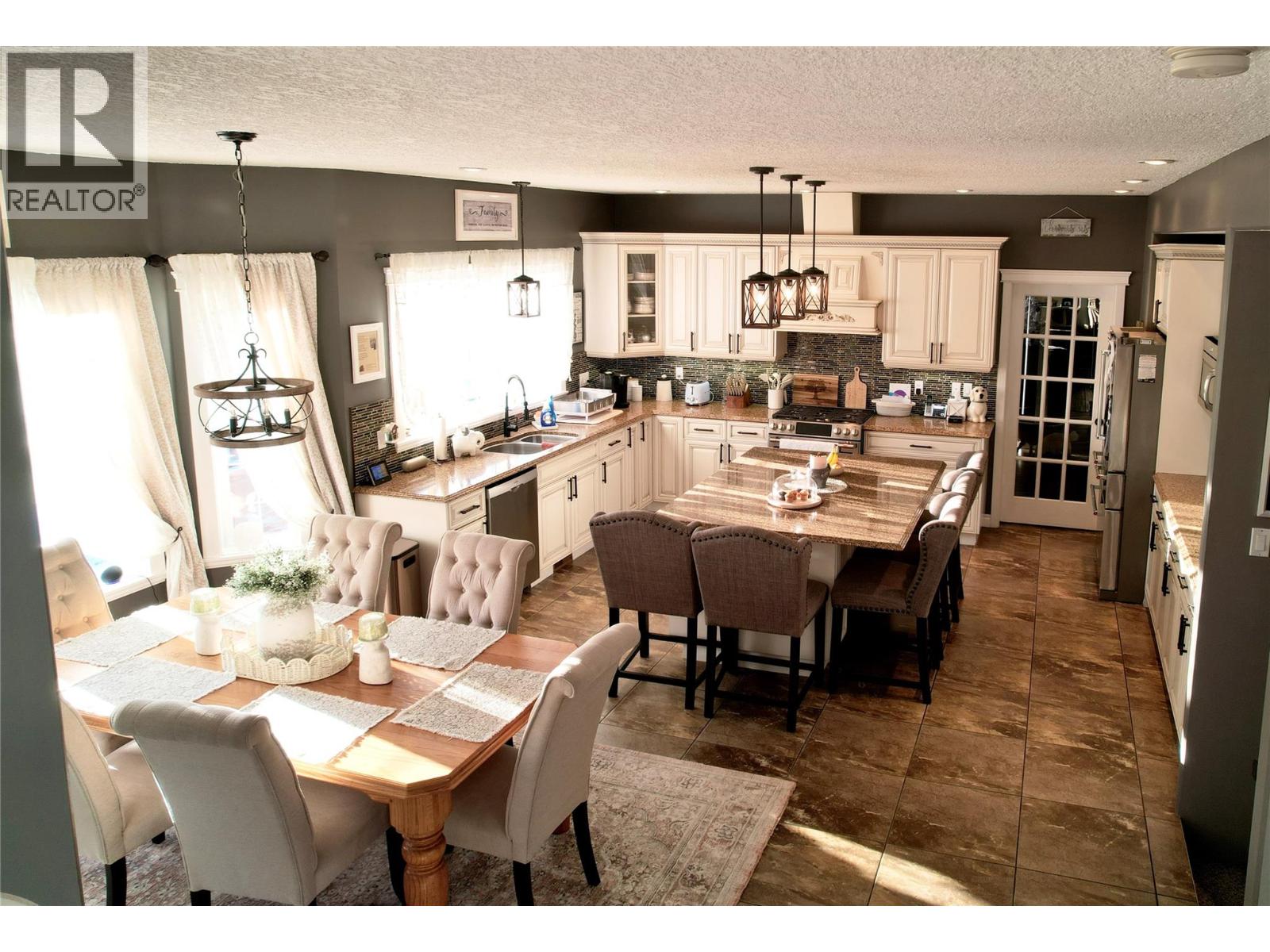 276 WAPITI CRESCENT - 5