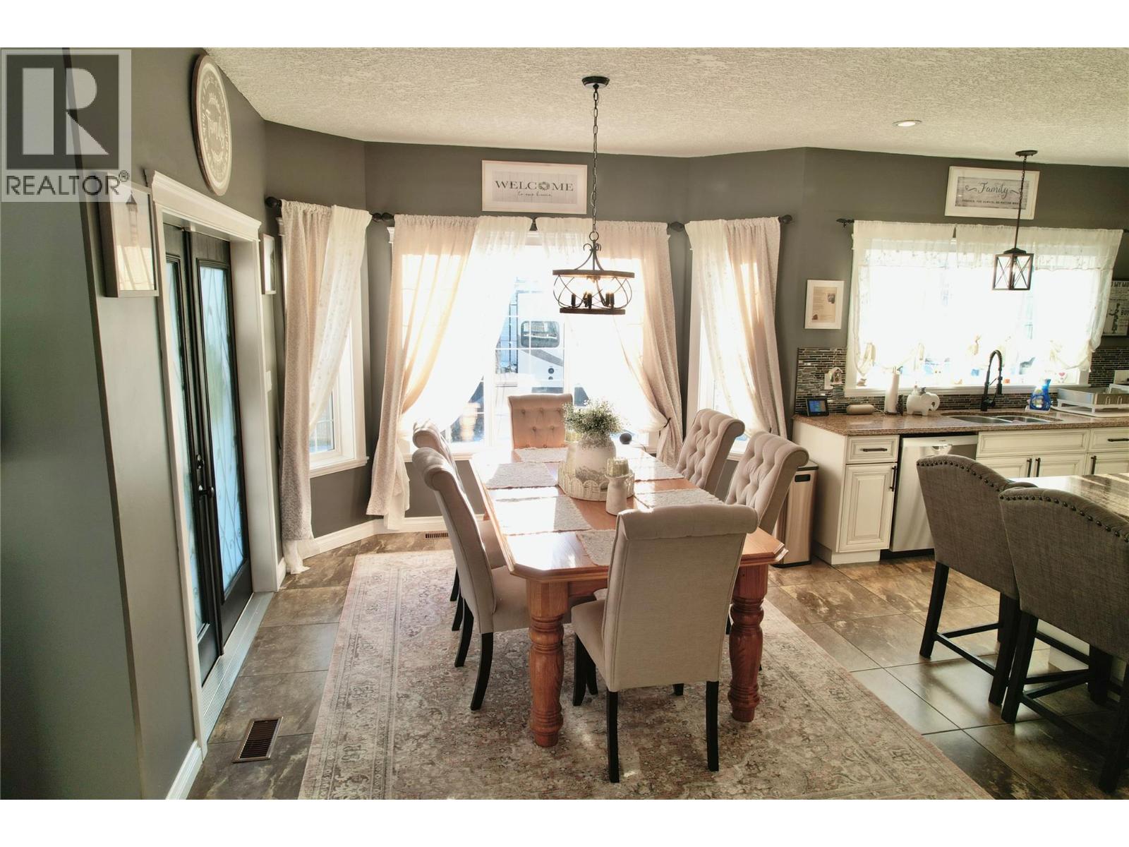 276 WAPITI CRESCENT - 6