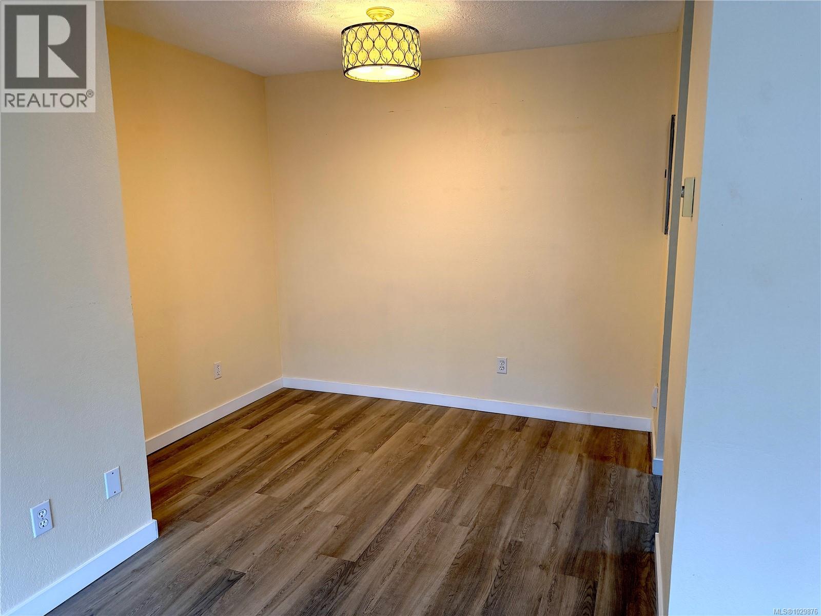 #103 2425 Lewis St - 11