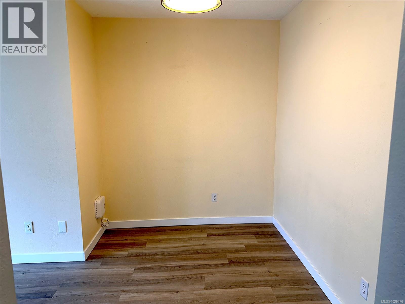 #103 2425 Lewis St - 12